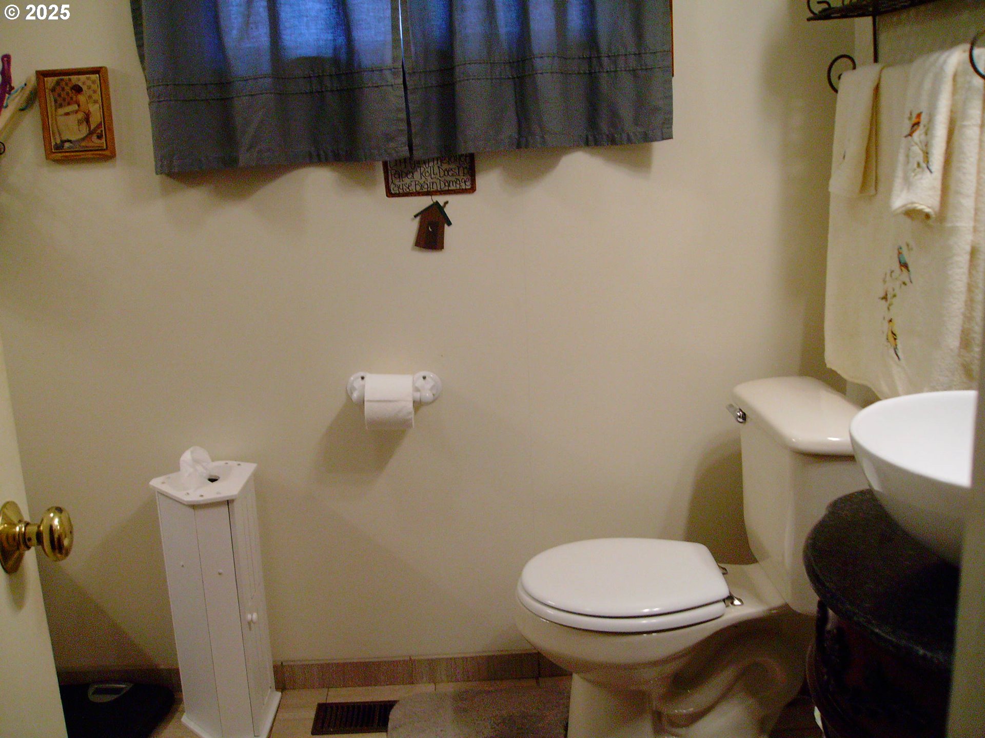 527 S Dewey St Property Photo 7