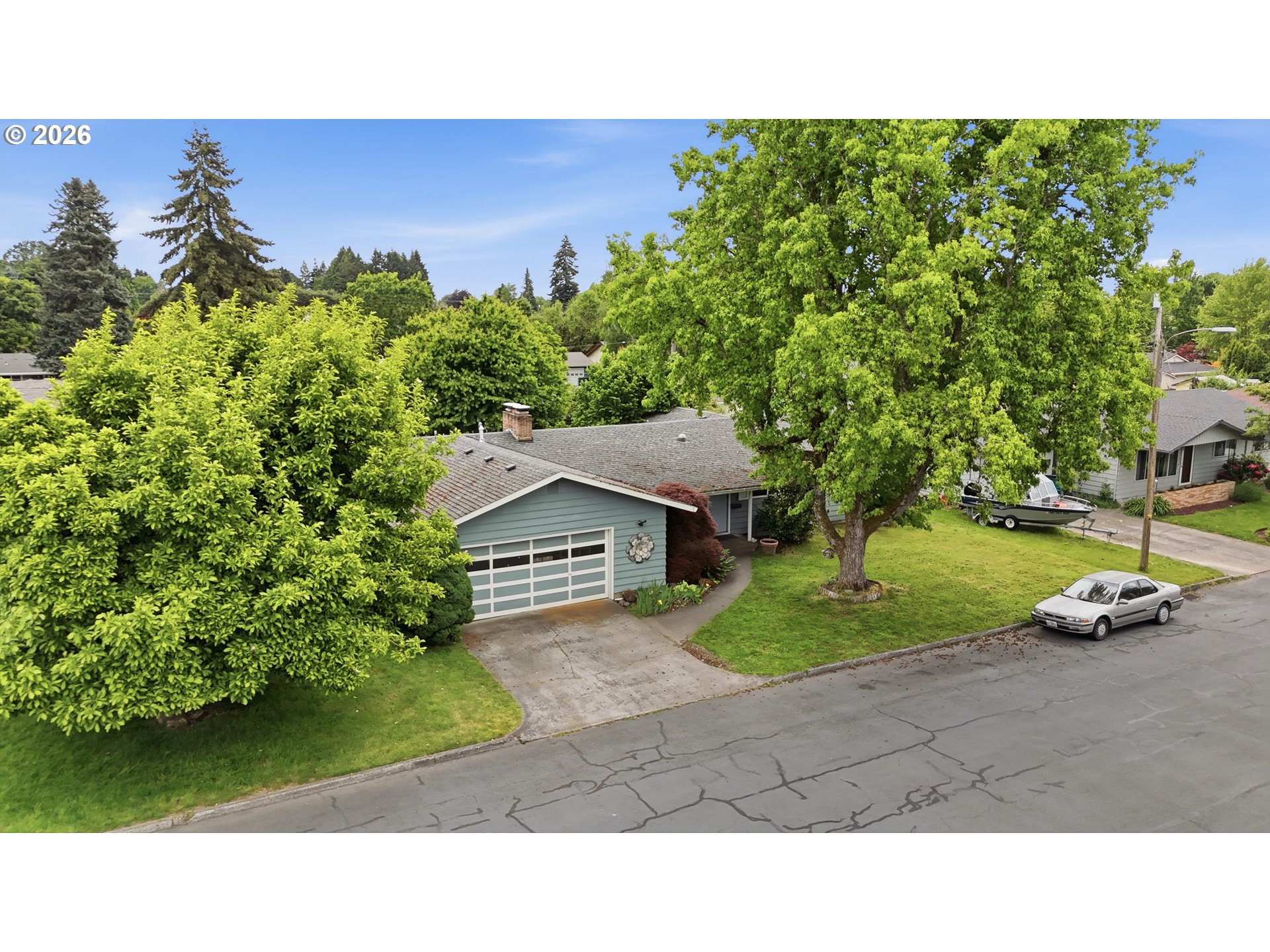 1605 Juniper St Property Photo 2