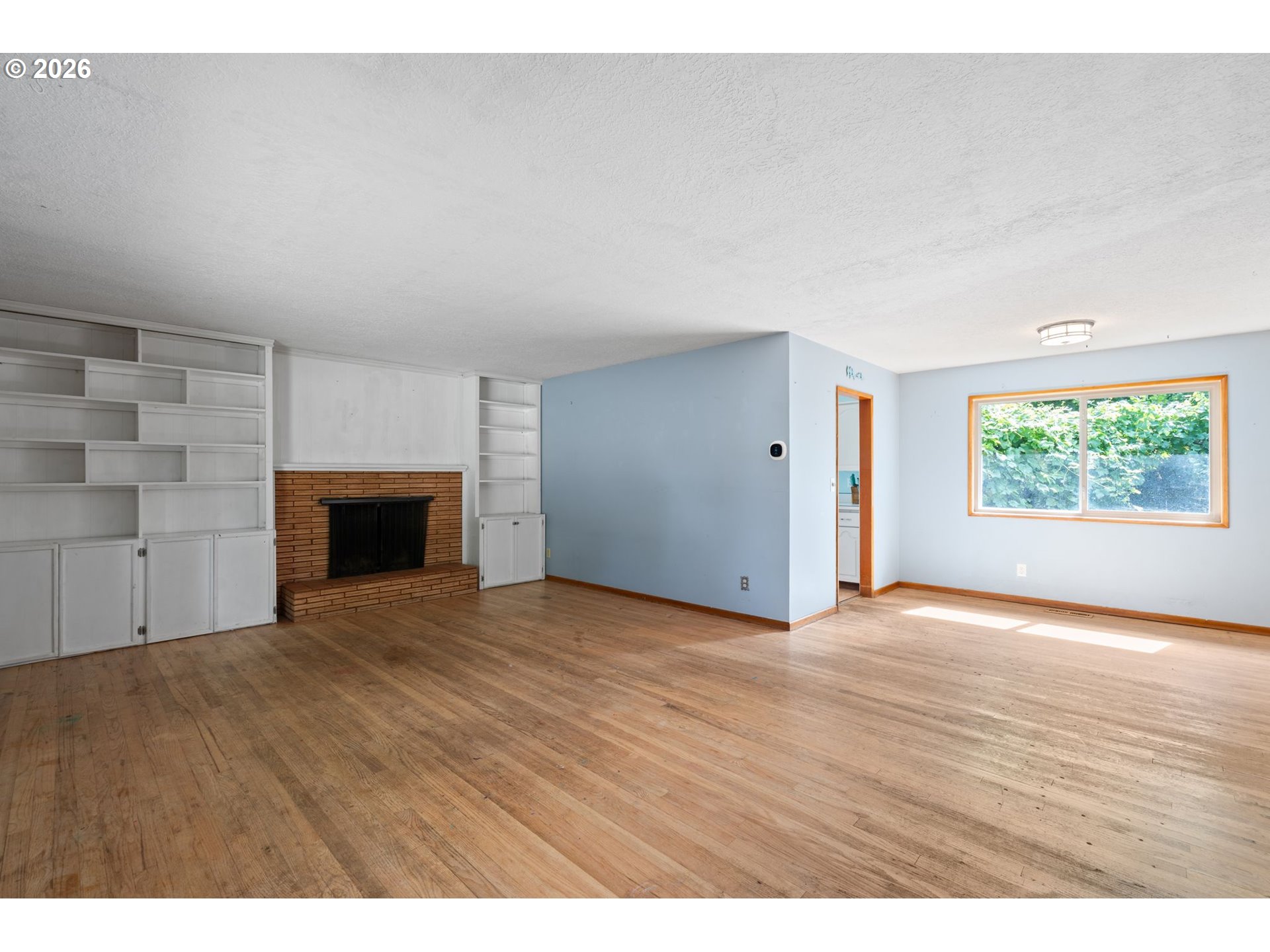 1605 Juniper St Property Photo 3