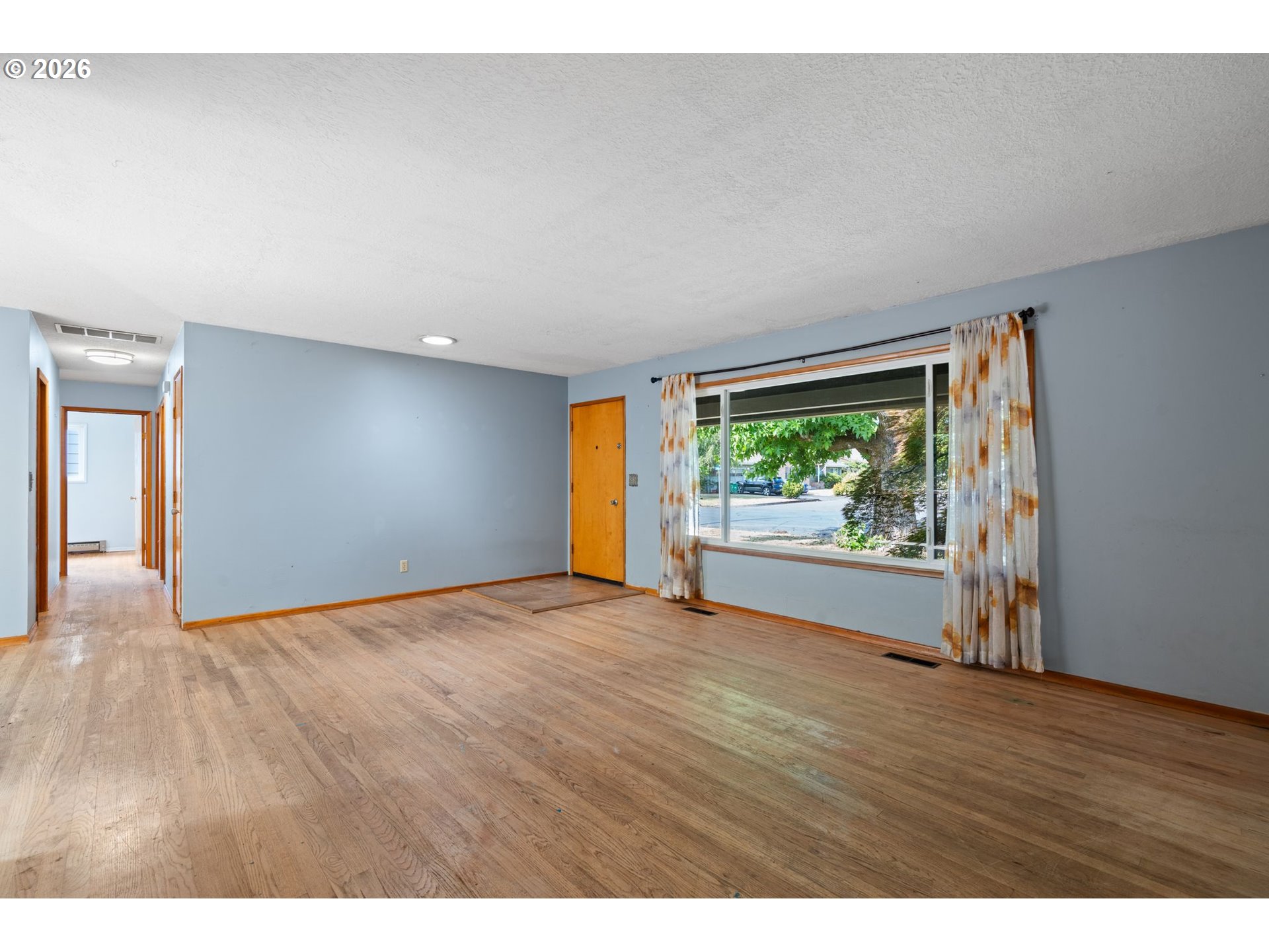 1605 Juniper St Property Photo 6