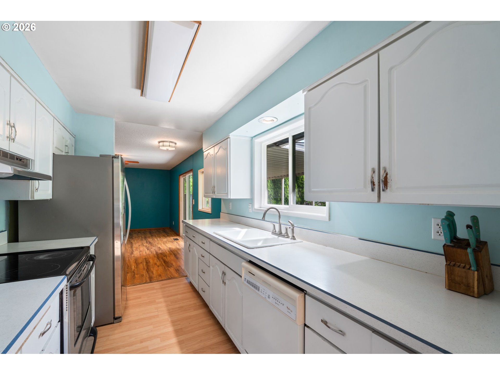 1605 Juniper St Property Photo 10