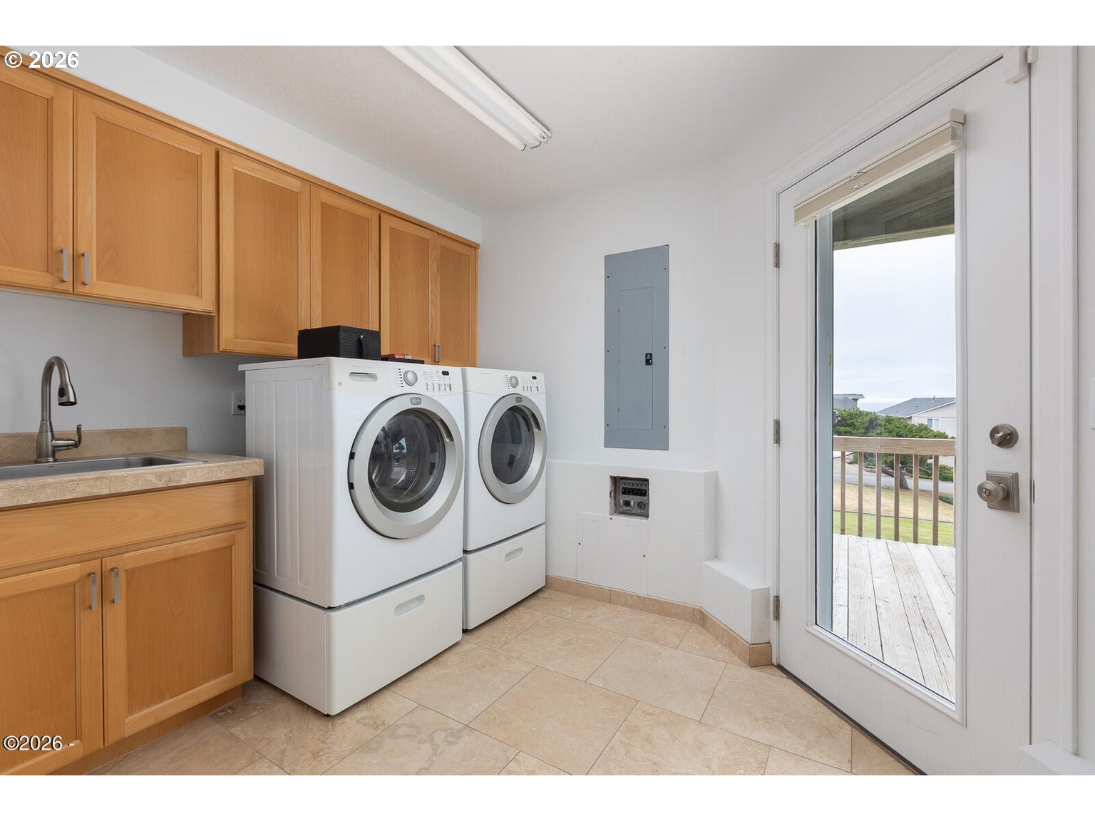 1903 Ne Spindrift Ct Property Photo 35