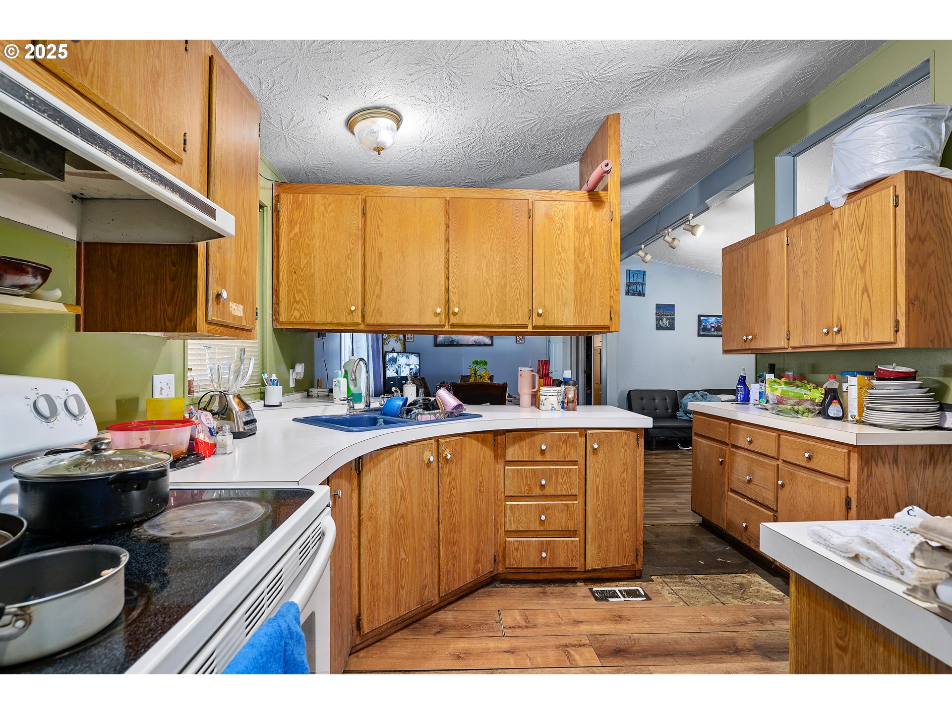 10511 Lower River Rd Property Photo 7