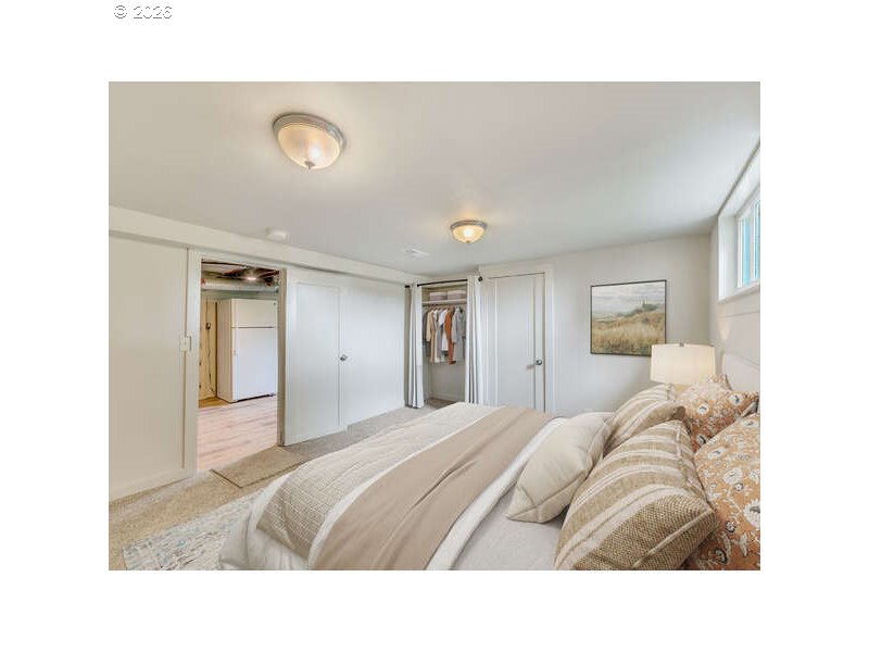 4405 Commercial St Property Photo 24