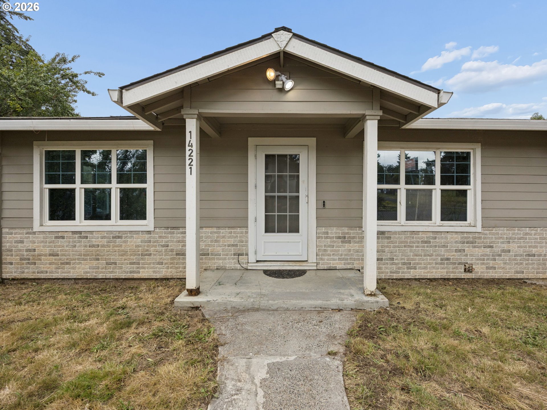14221 Se Woodland Way Property Photo 1