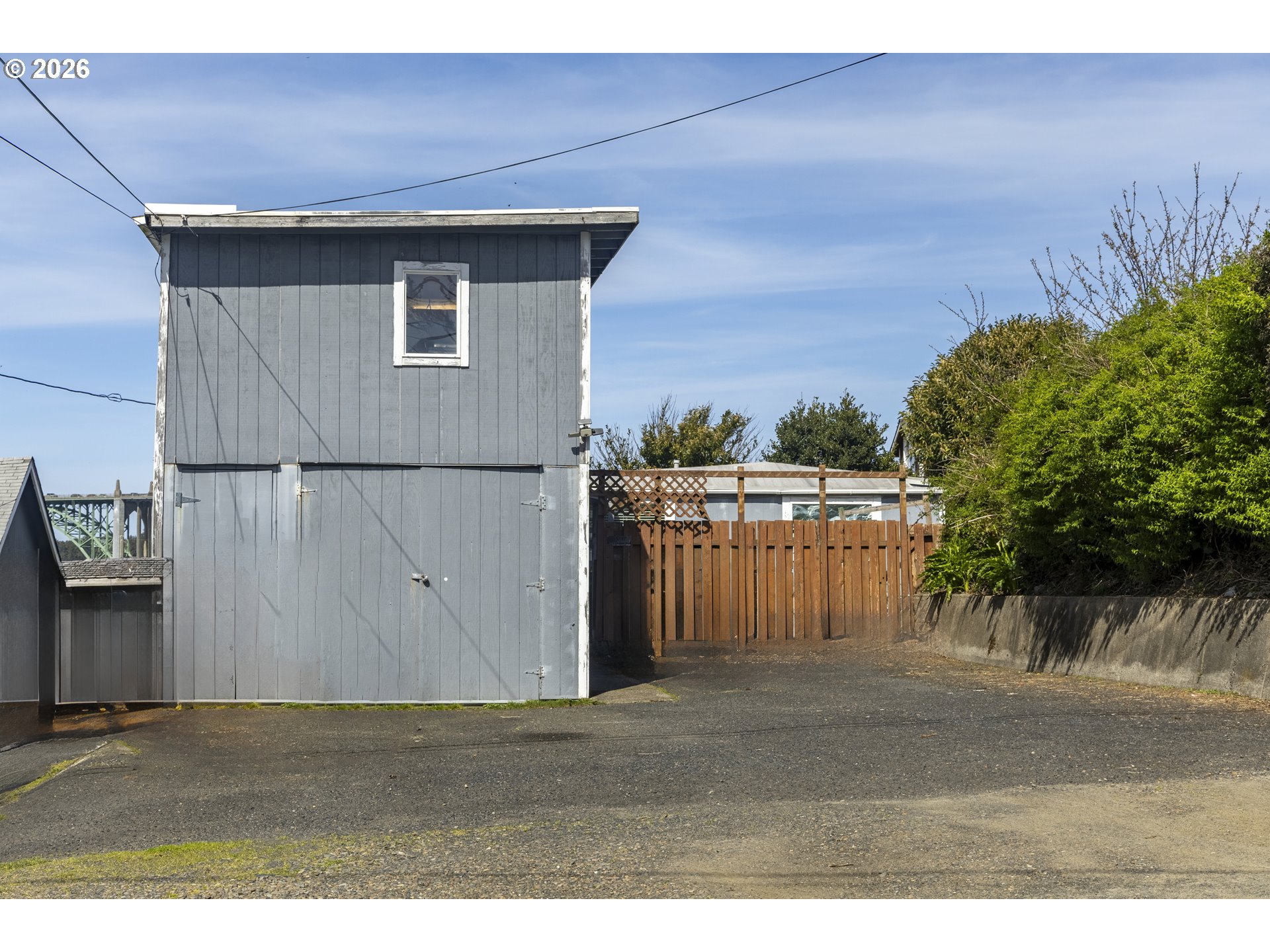 220 Sw 29th St Property Photo 3