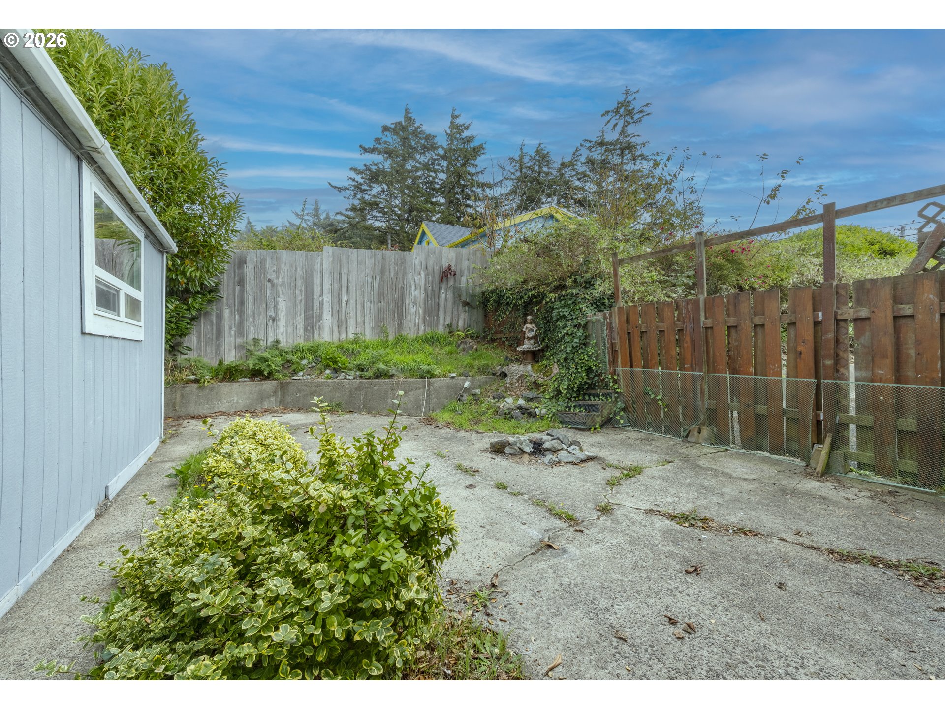 220 Sw 29th St Property Photo 4