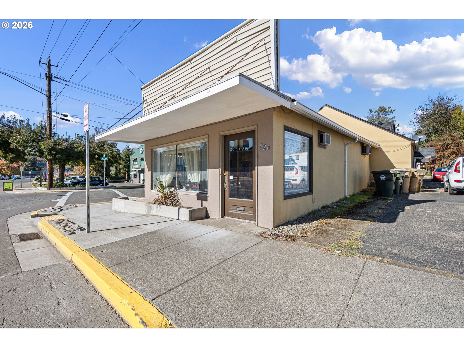 924 Main St Property Photo 5