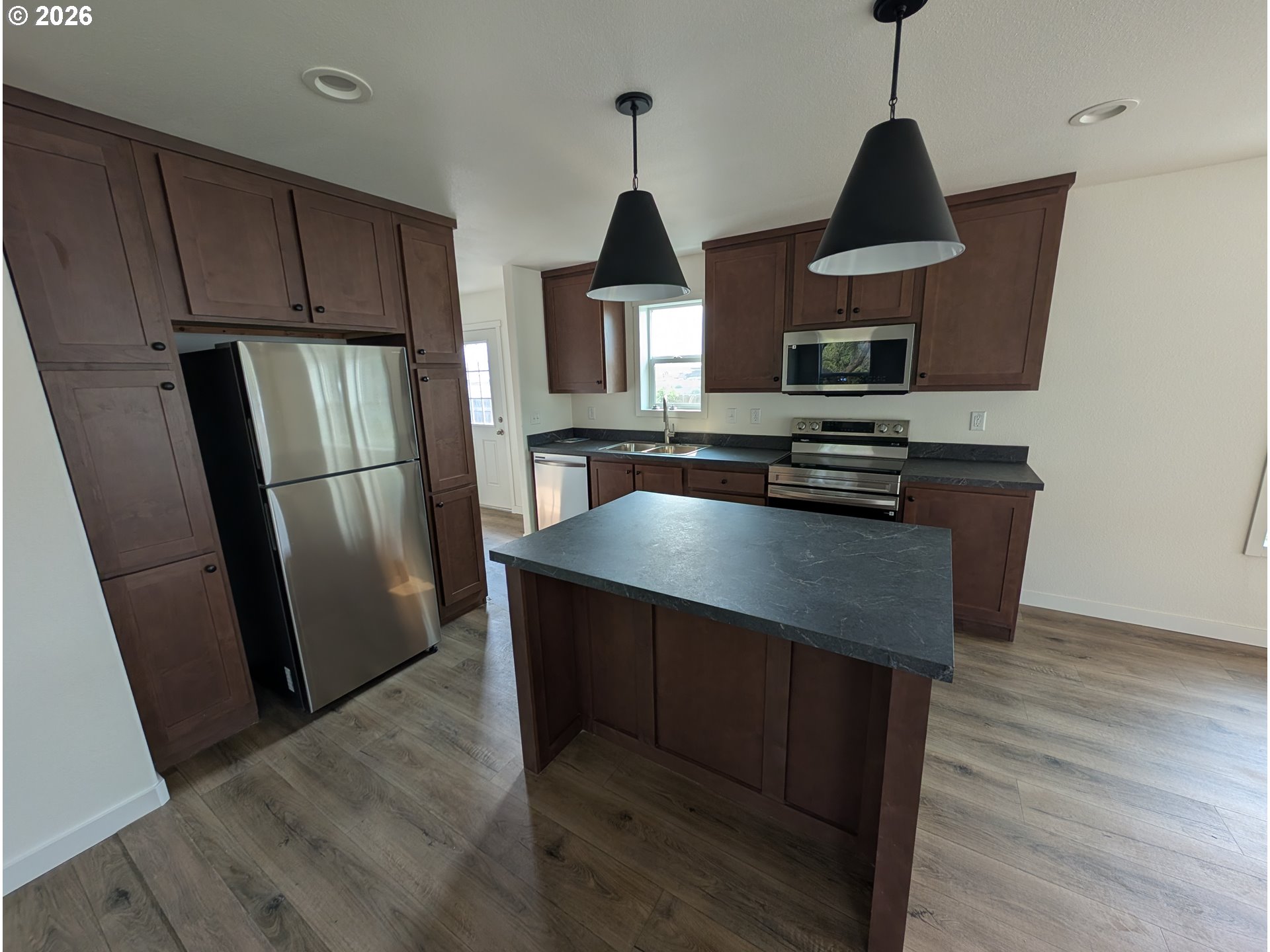 1302 Jackson Ave Property Photo 9