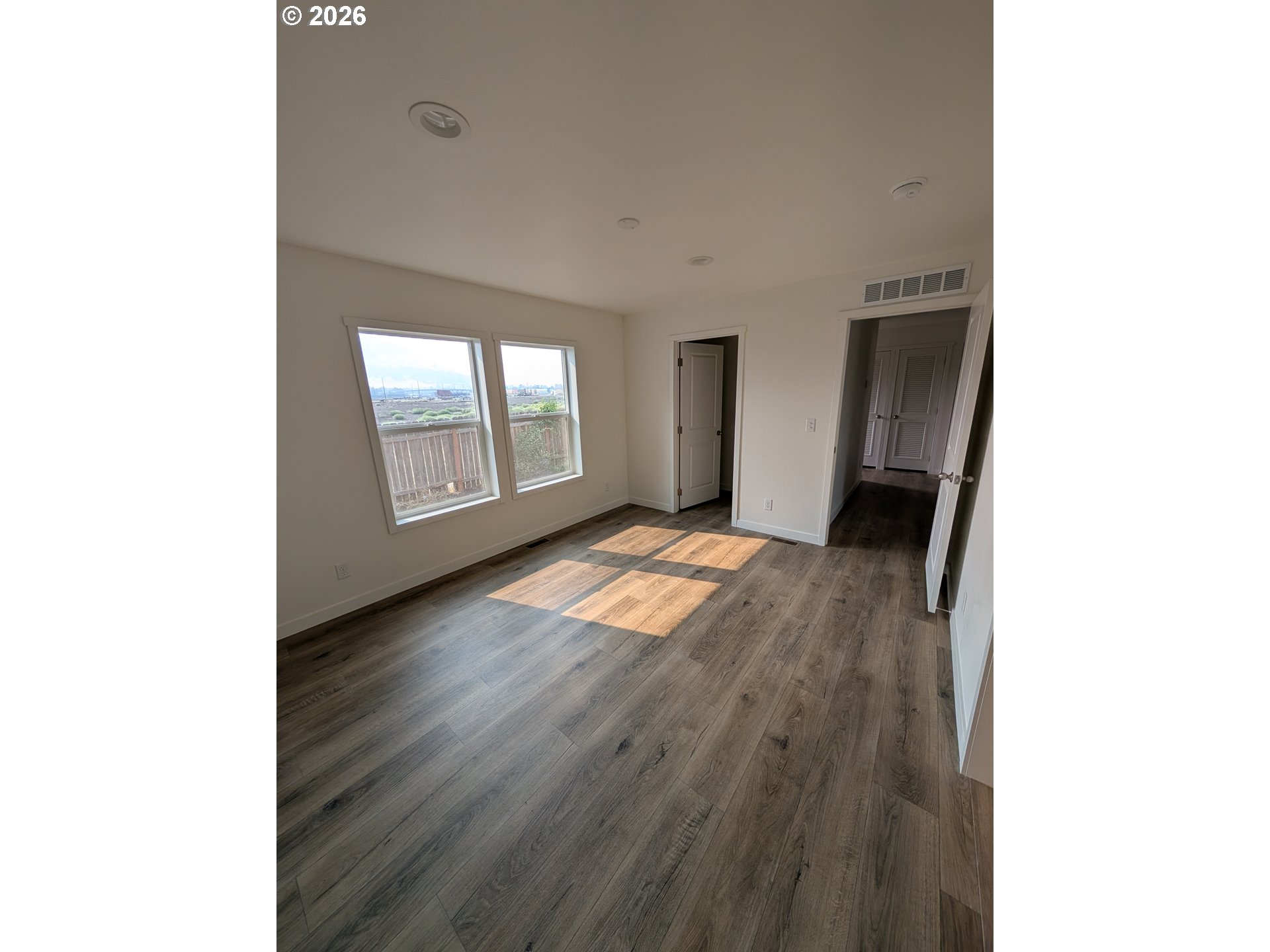 1302 Jackson Ave Property Photo 23