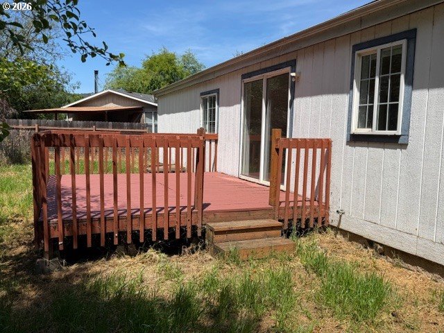 157 Creekside Ct Property Photo 2