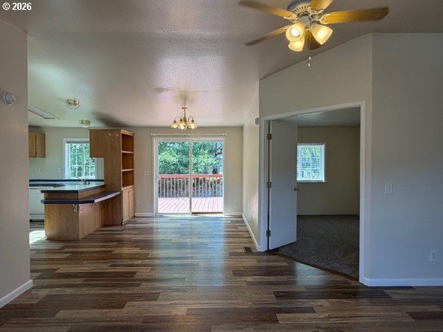 157 Creekside Ct Property Photo 5