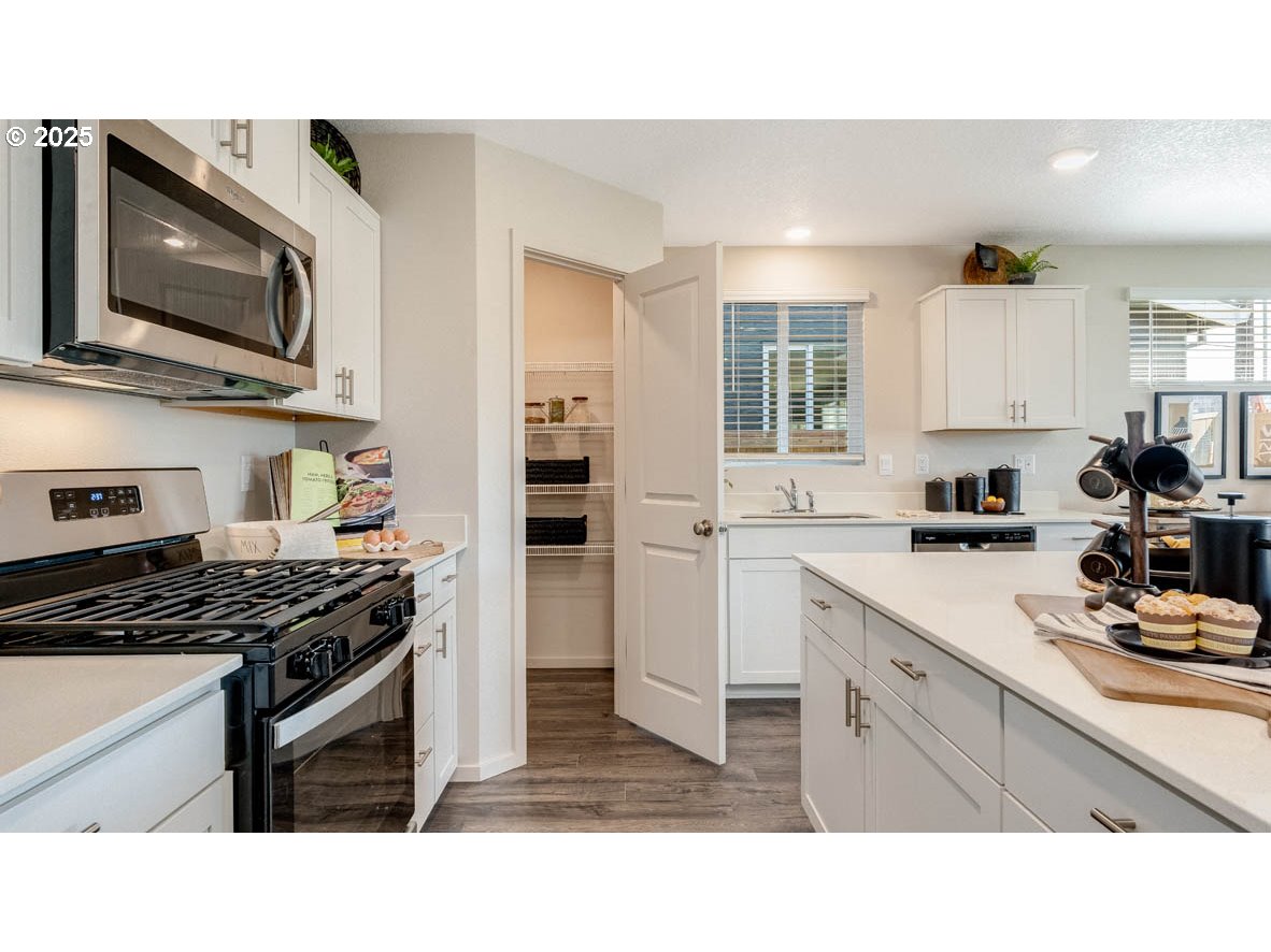 4928 Elvis Ave Ne Property Photo 13