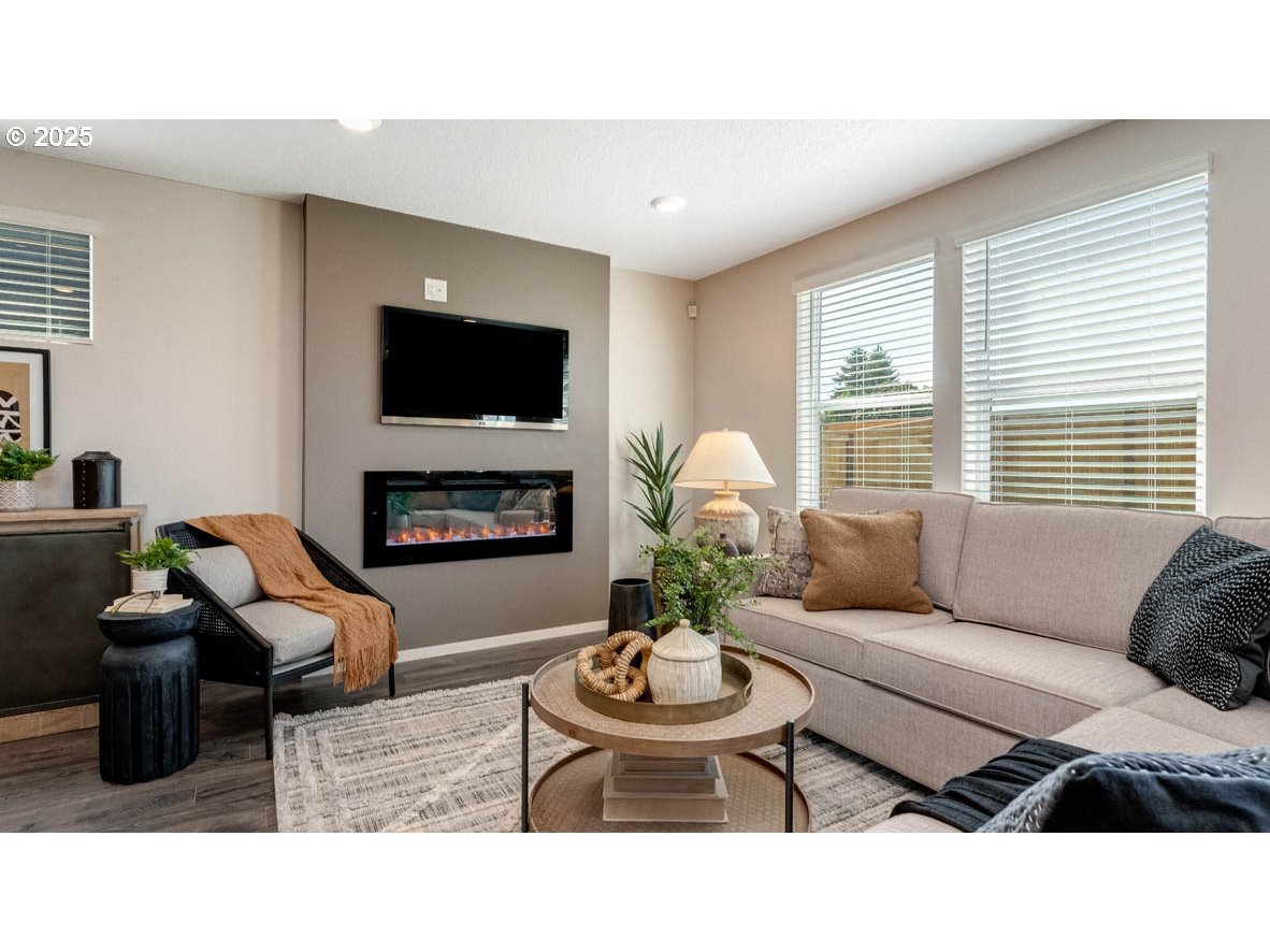 4928 Elvis Ave Ne Property Photo 17