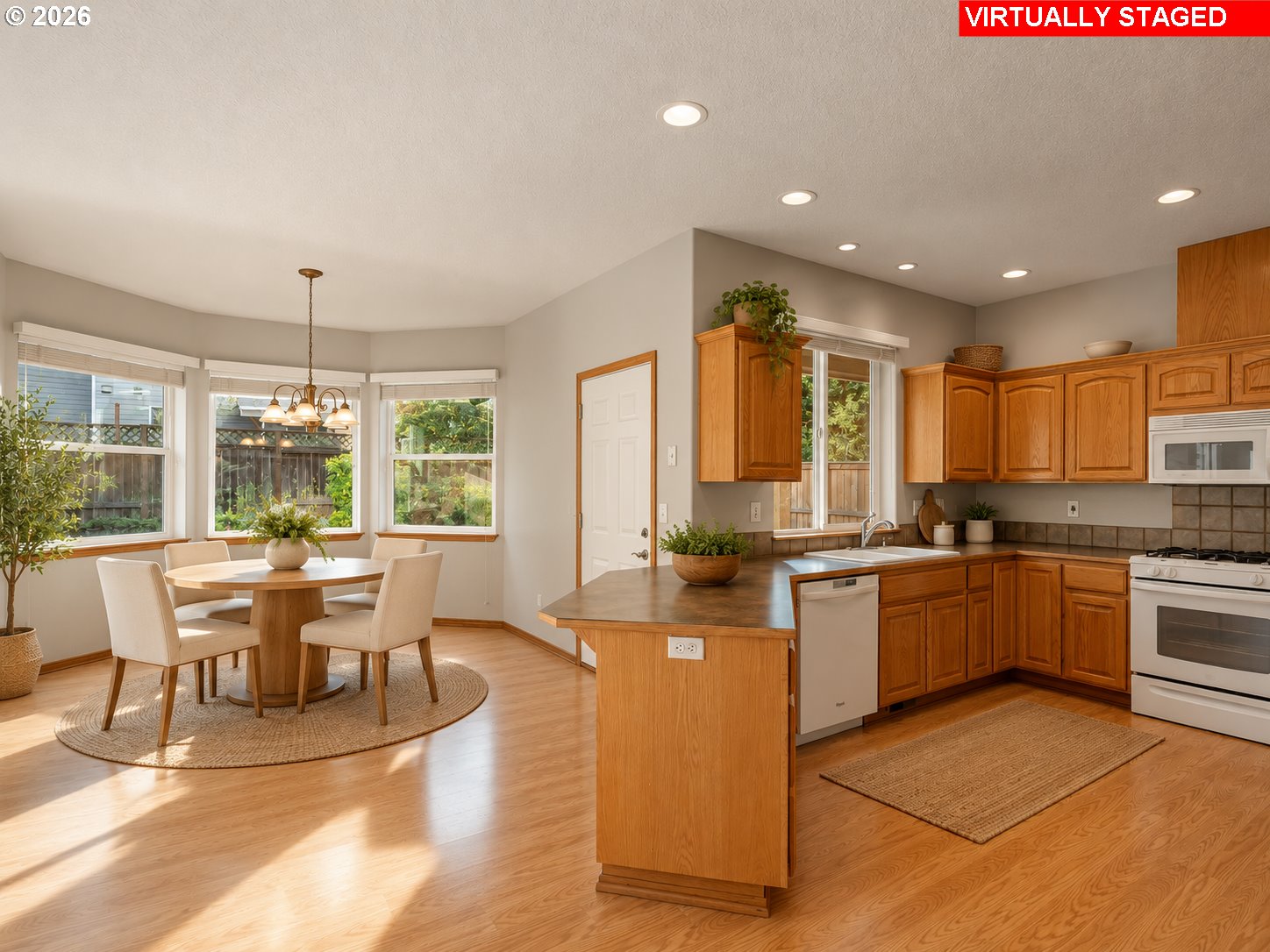 3130 N Ivy Dr Property Photo 6