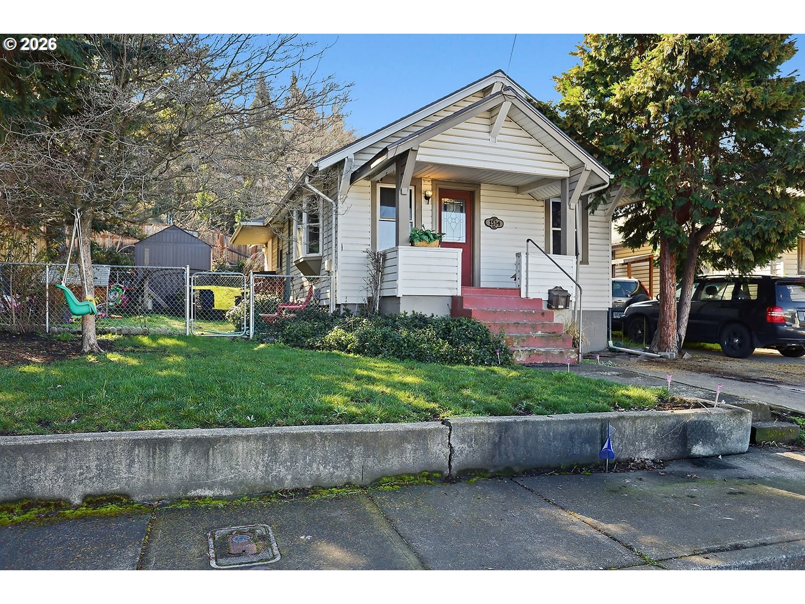 1514 E 14th St Property Photo 1