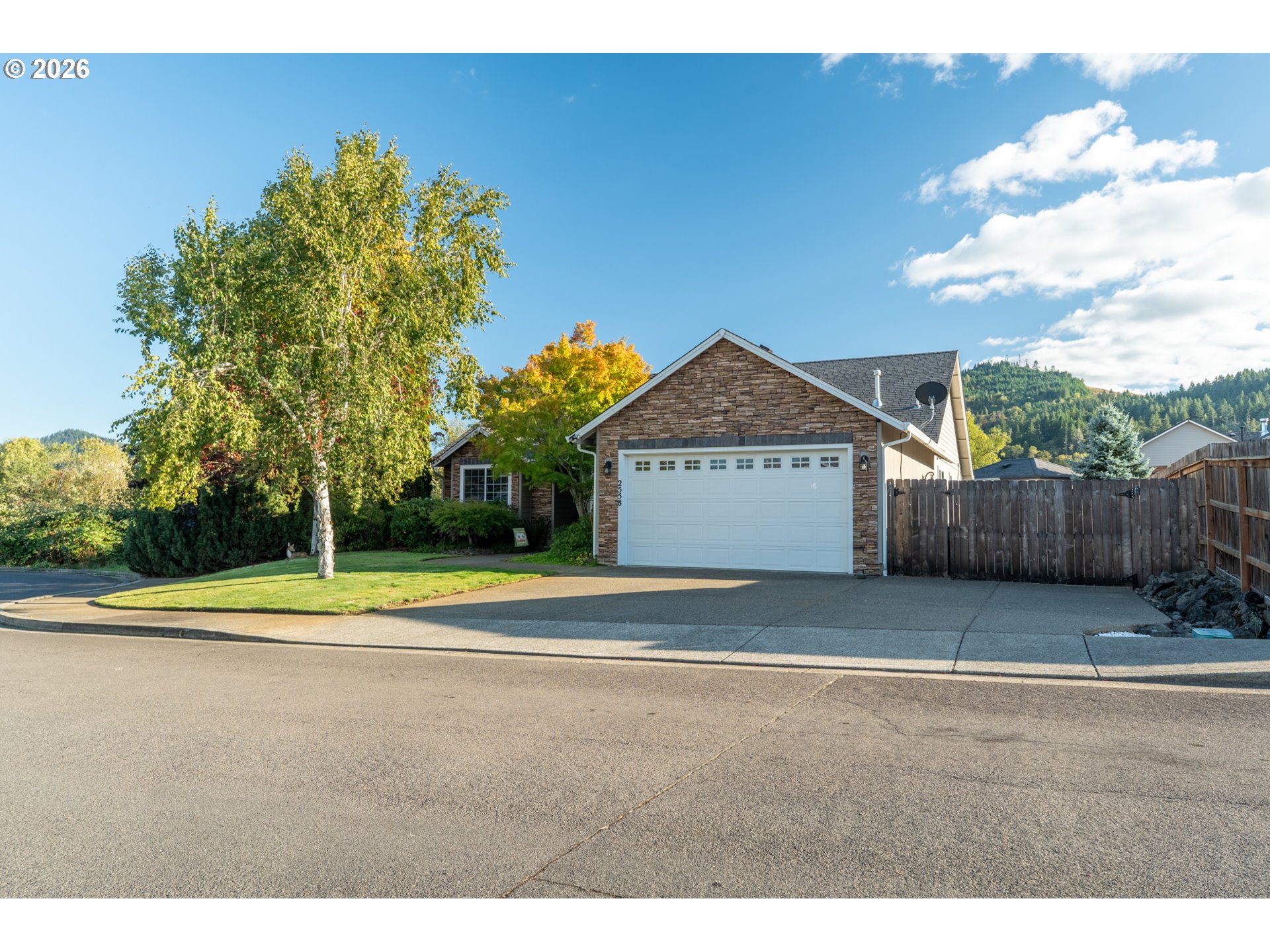 2558 Golfview Ave Property Photo 8
