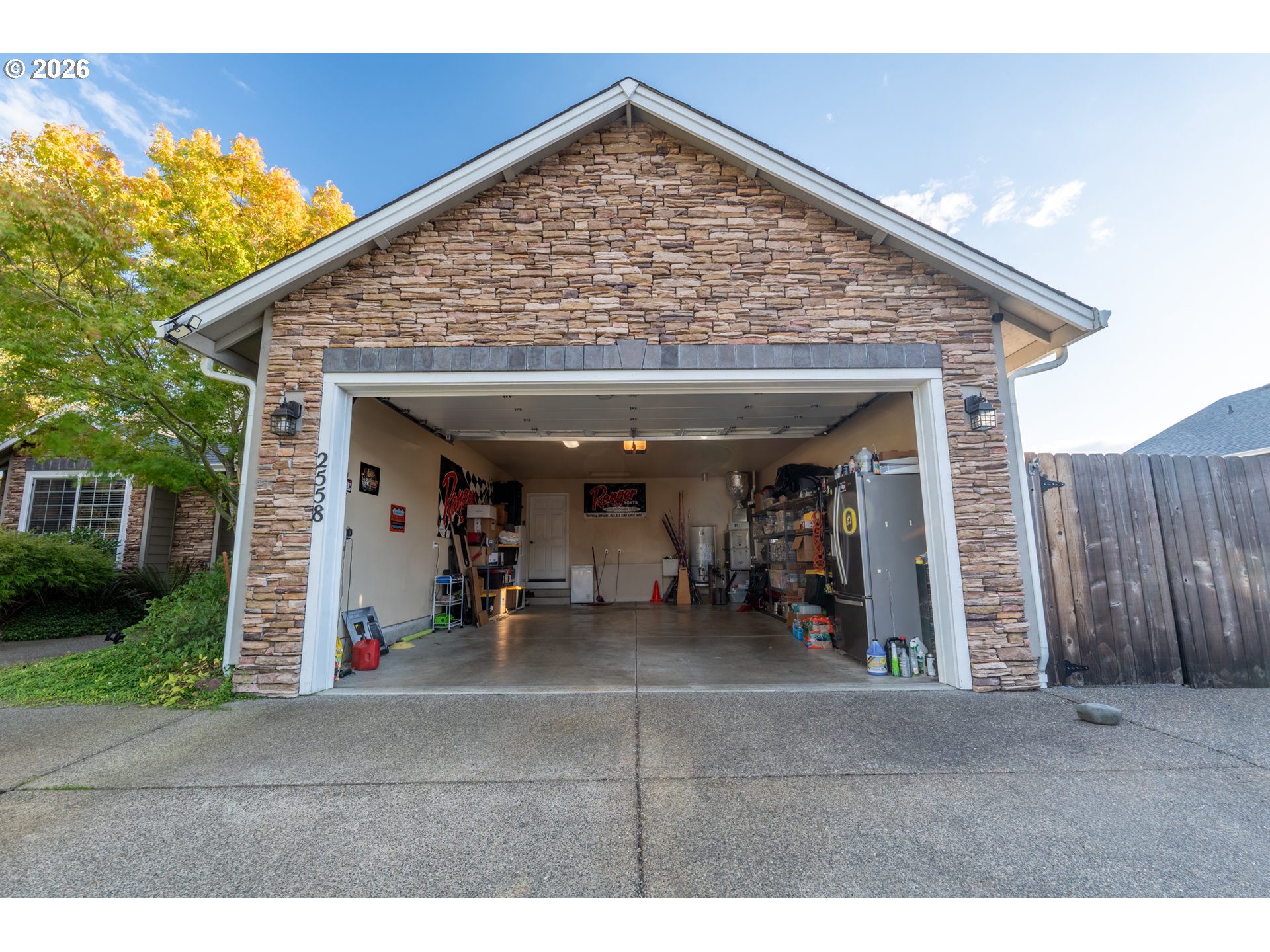 2558 Golfview Ave Property Photo 11