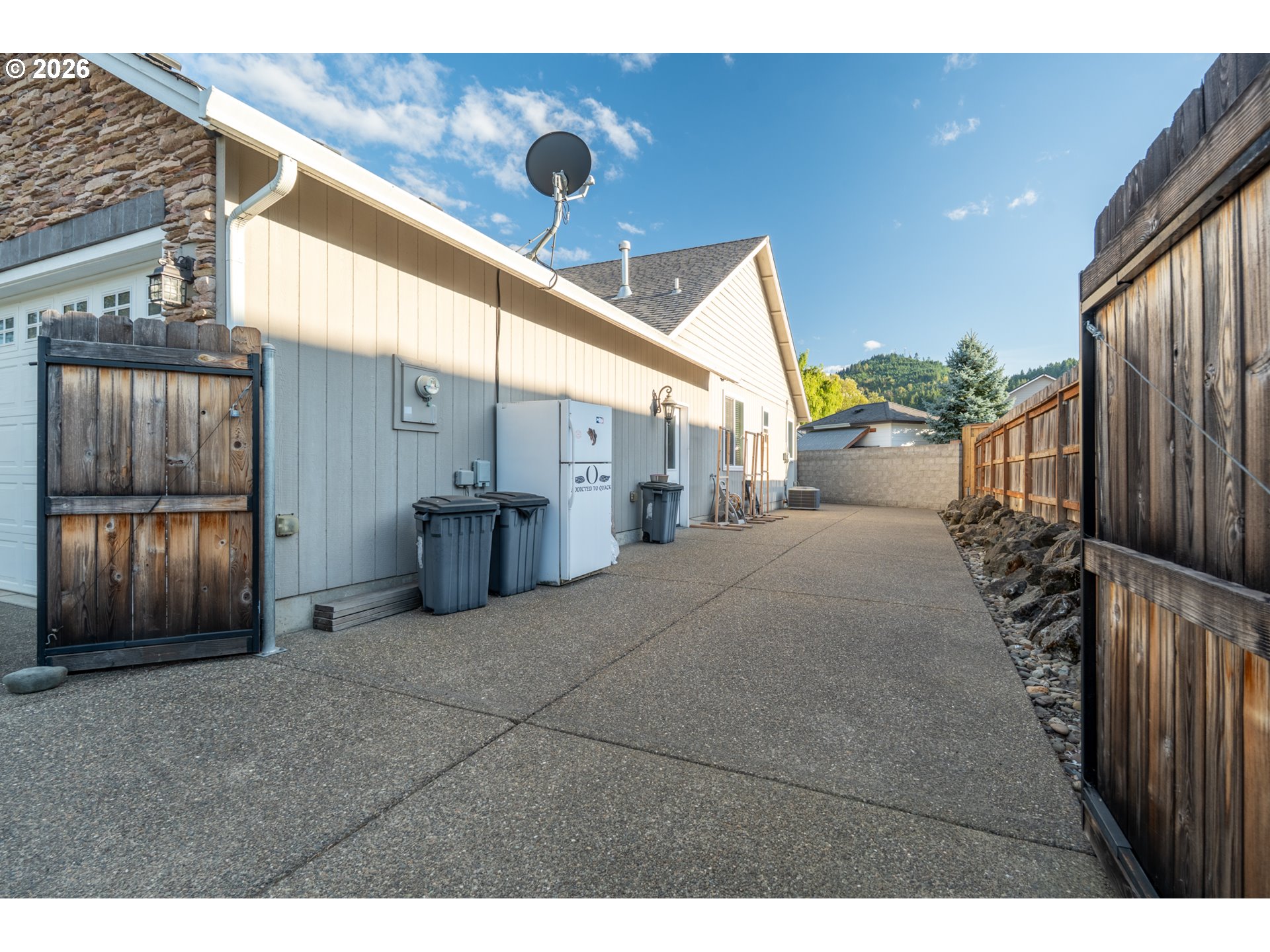 2558 Golfview Ave Property Photo 14