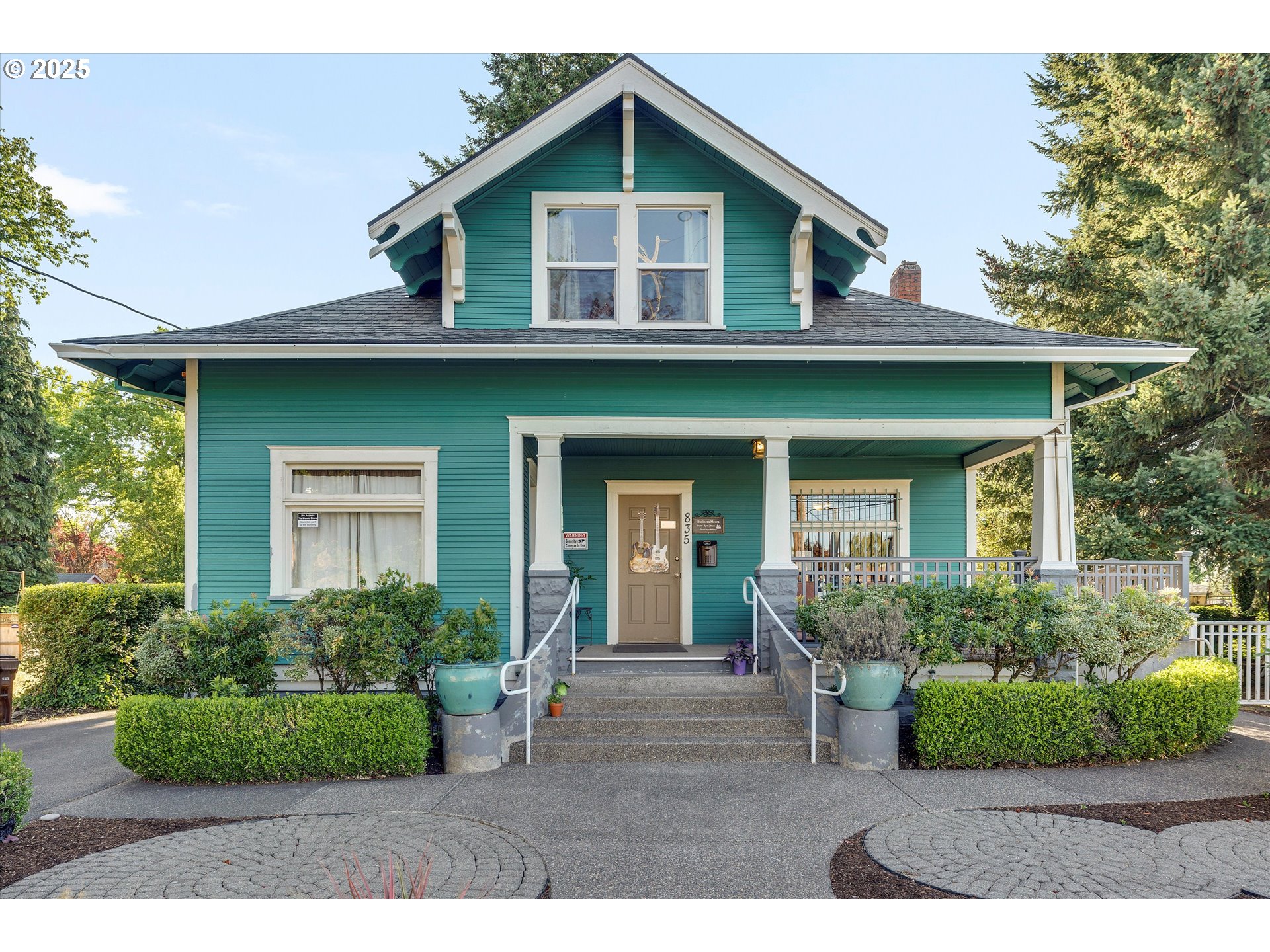 835 N Main Ave Property Photo 2