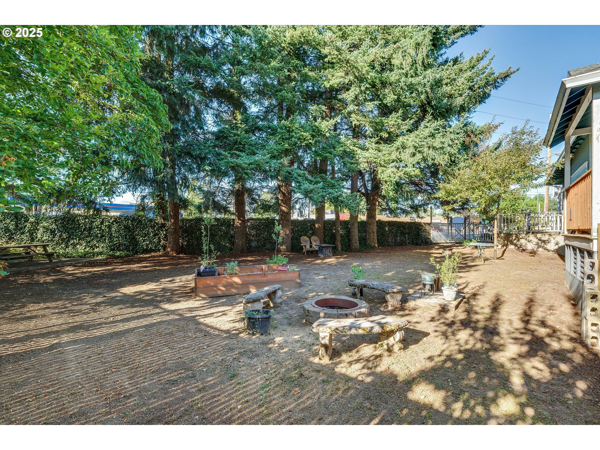 835 N Main Ave Property Photo 35