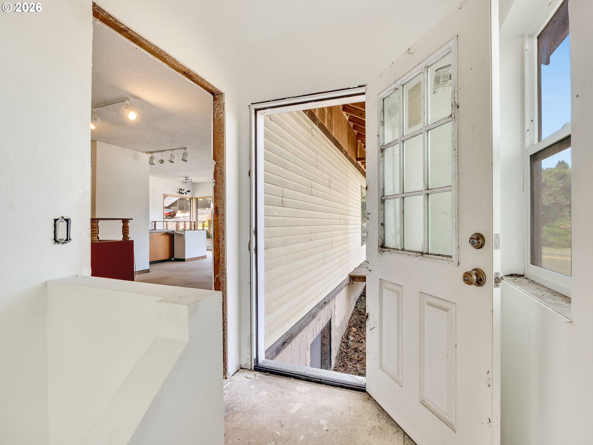 12905 Highway 101 Property Photo 8