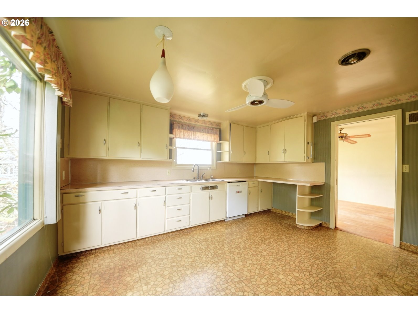 605 Fulvue Dr Property Photo 8
