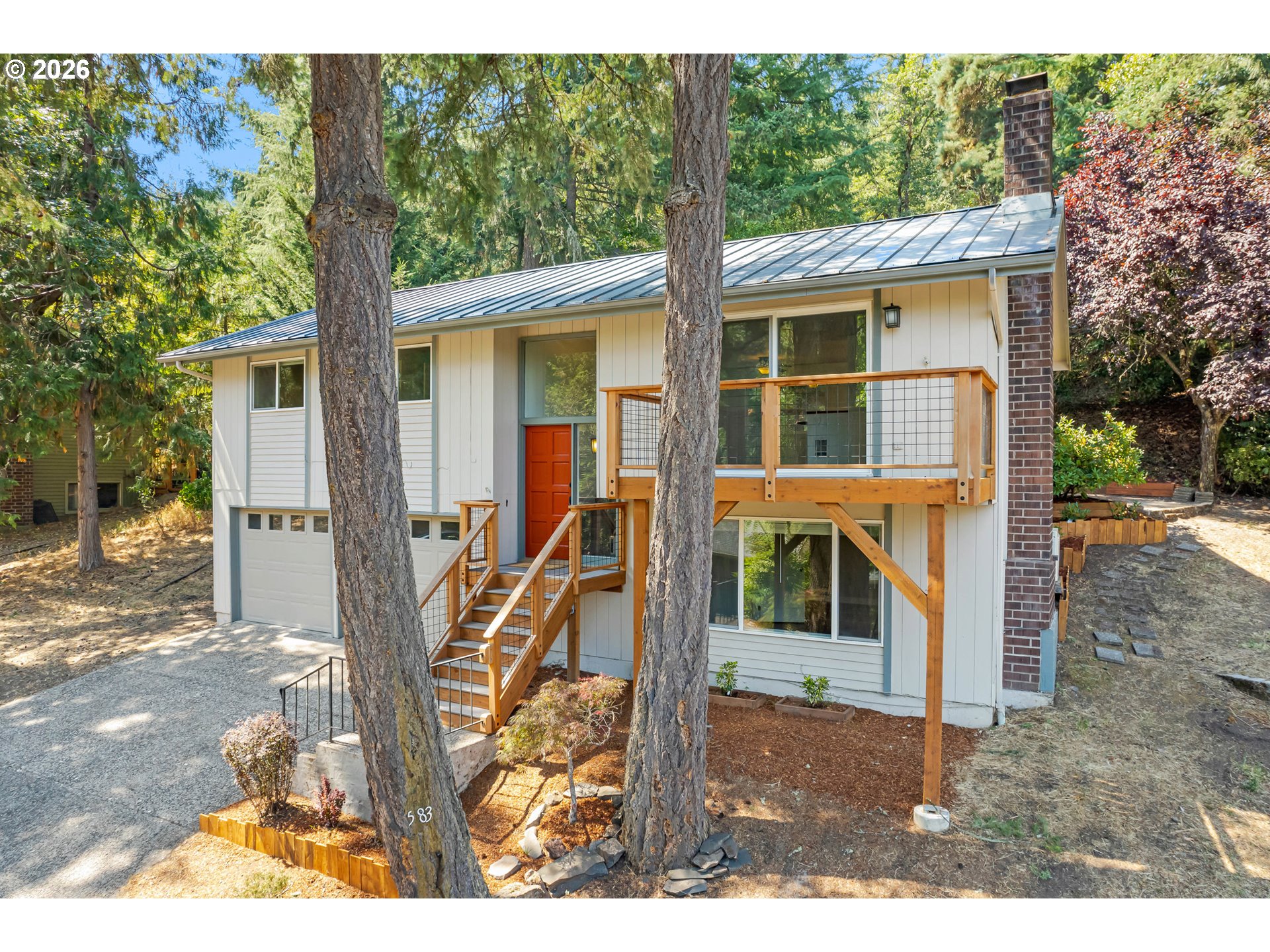 583 LOCHMOOR PL Property Photo 1