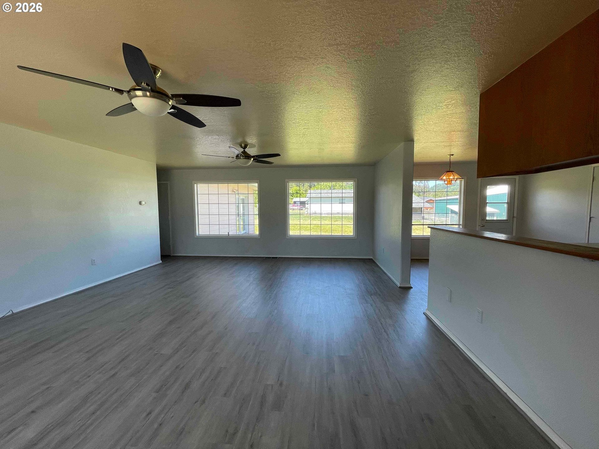 151 E Date St Property Photo 17