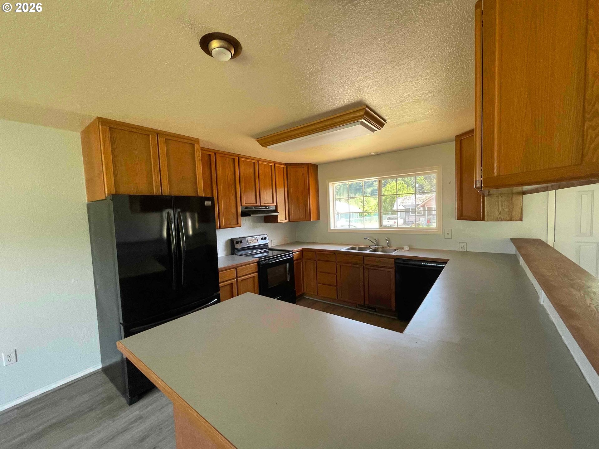 151 E Date St Property Photo 20
