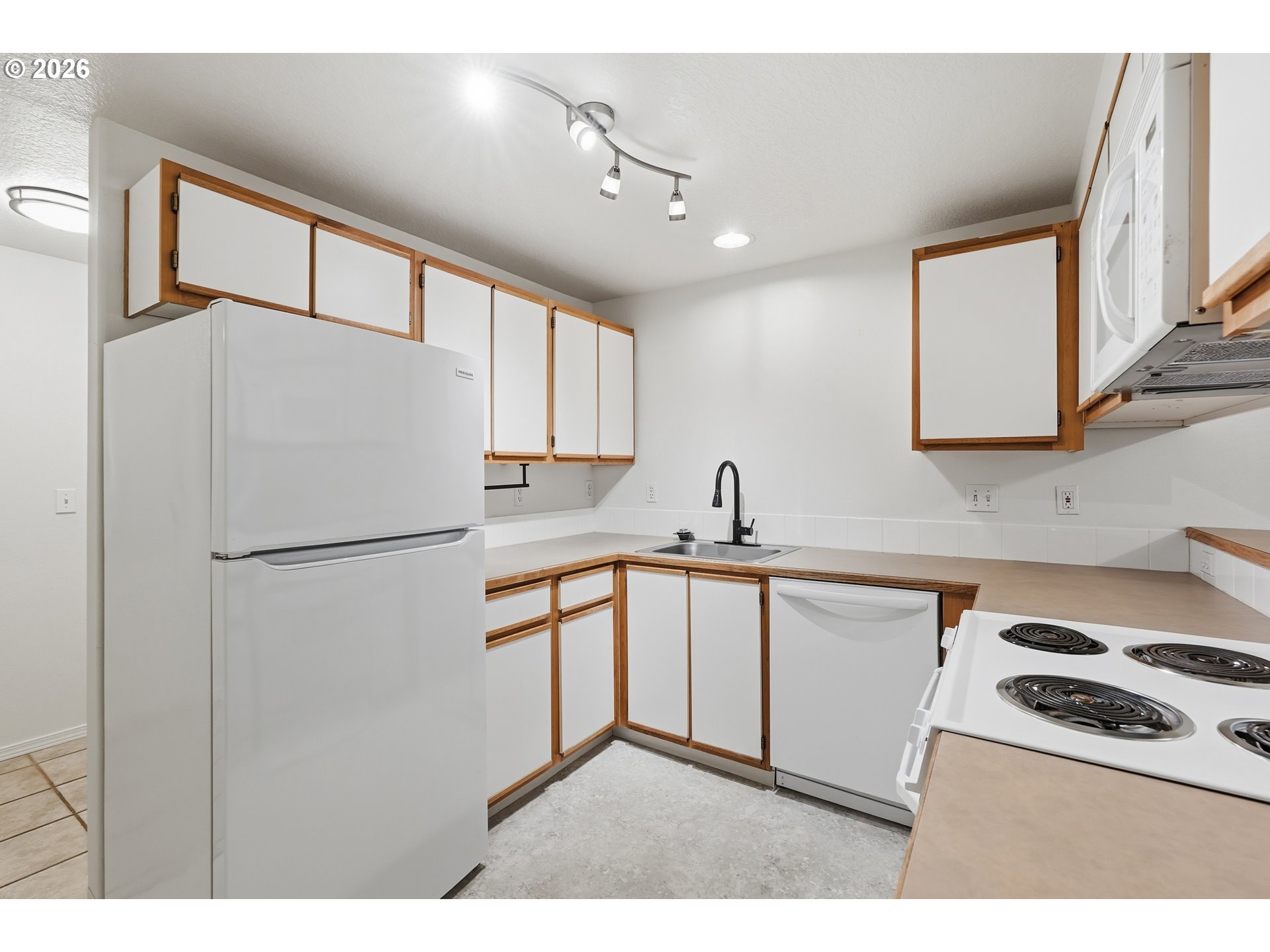 4784 W Powell Blvd 118 Property Photo 4