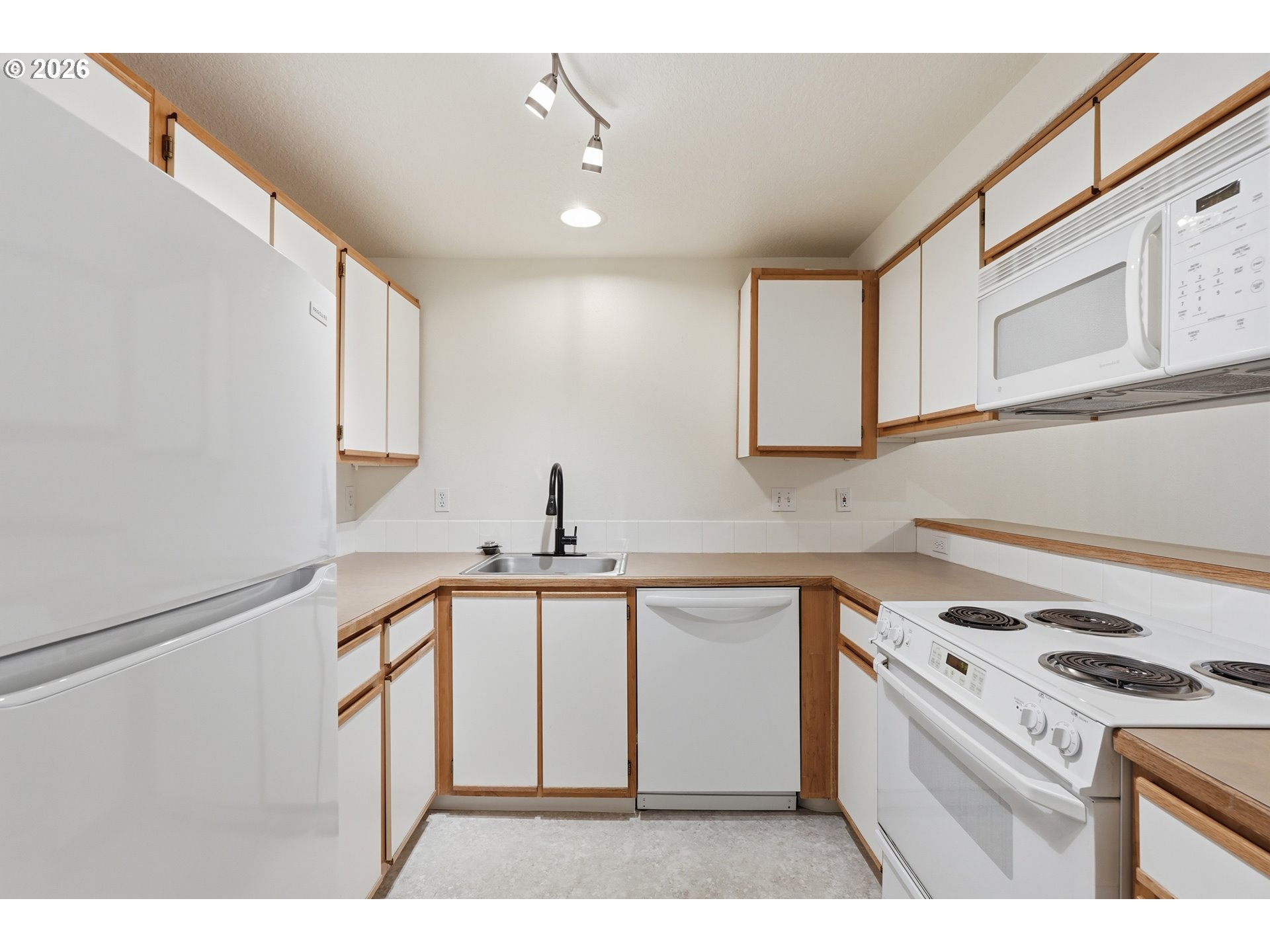 4784 W Powell Blvd 118 Property Photo 5