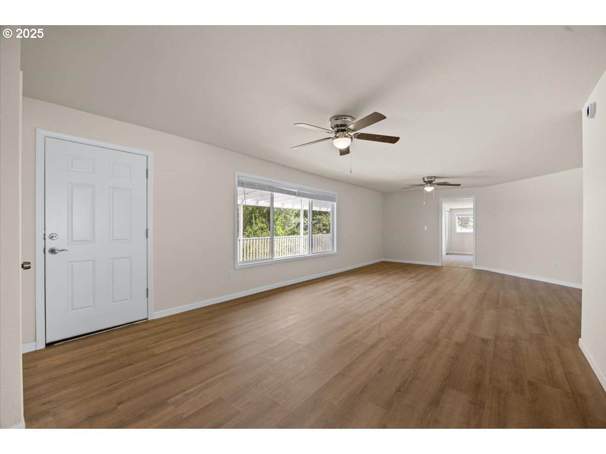 181 Oak Hollow Ln Property Photo 13