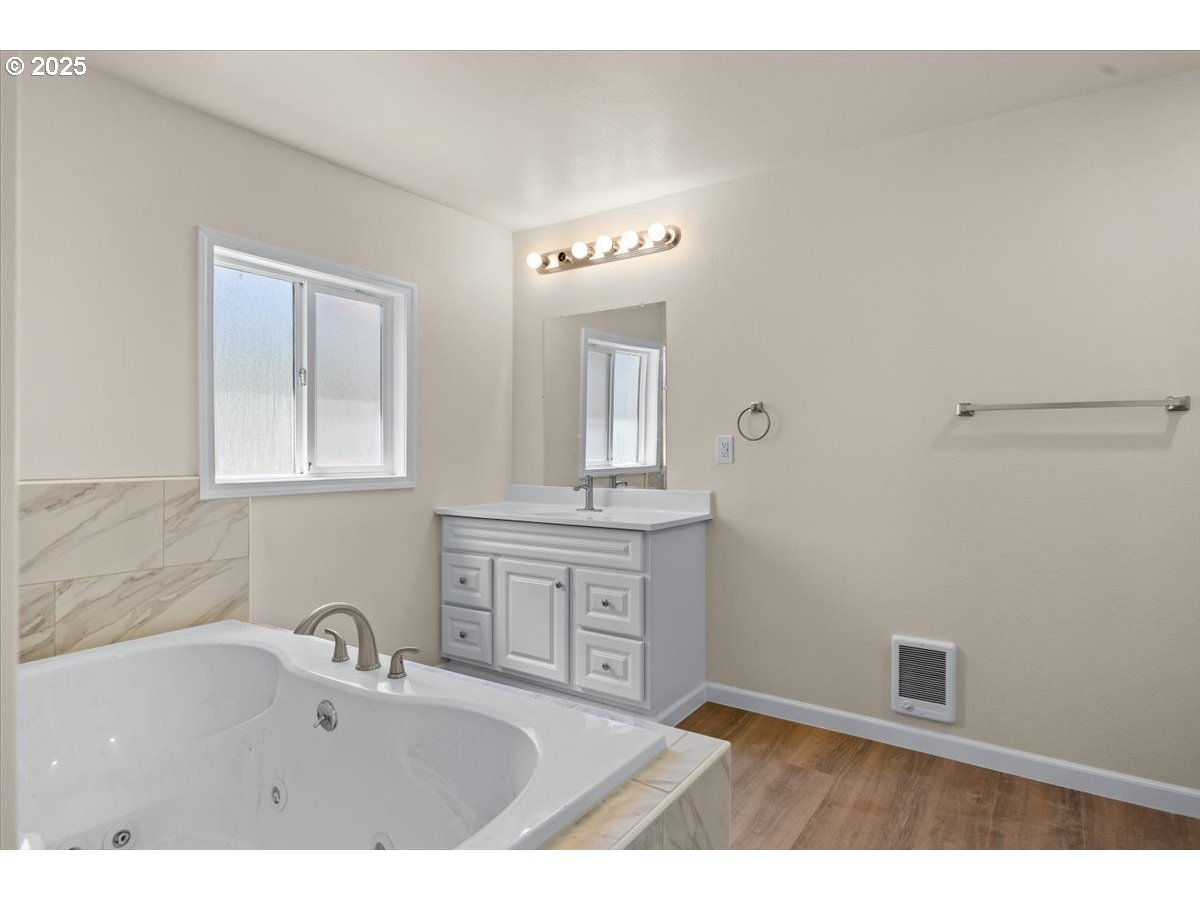 181 Oak Hollow Ln Property Photo 15