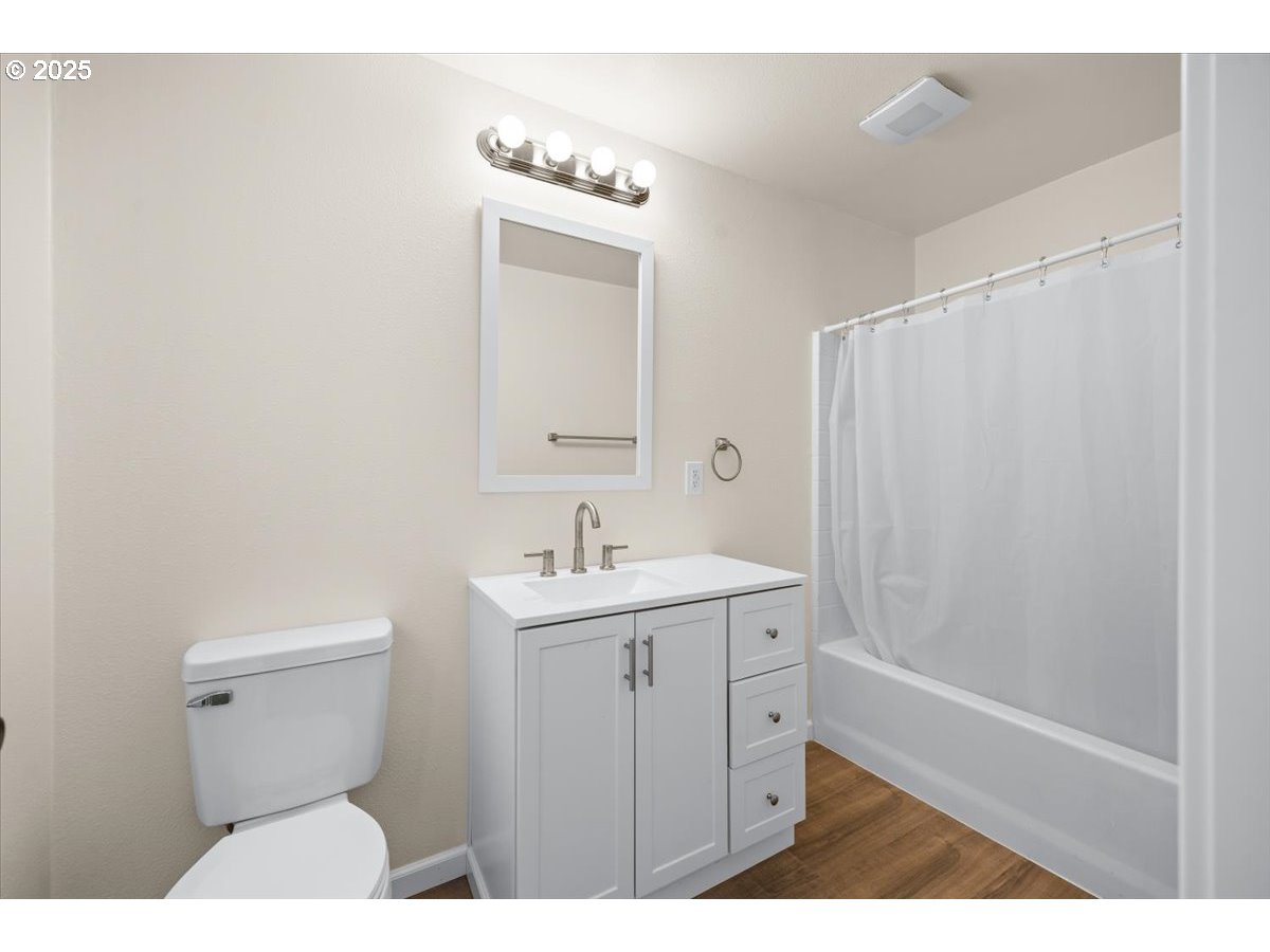 181 Oak Hollow Ln Property Photo 20