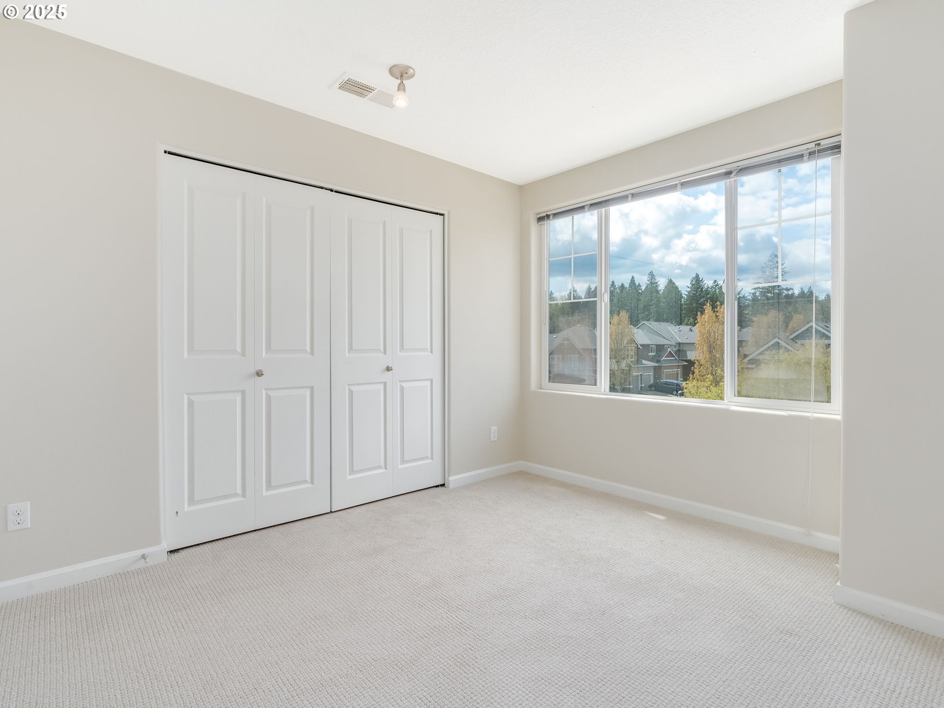 324 Ne Edgeway Dr Property Photo 18