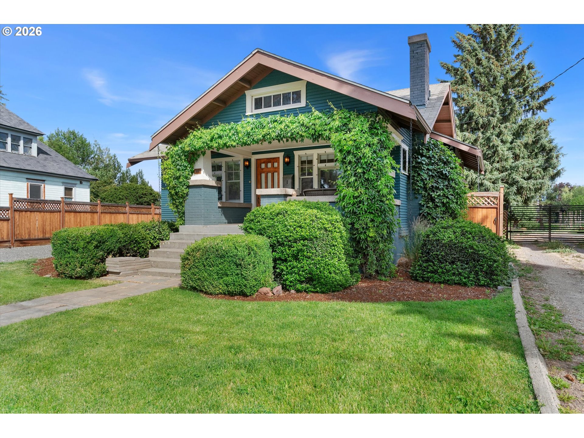 1250 Dewey Ave Property Photo 3