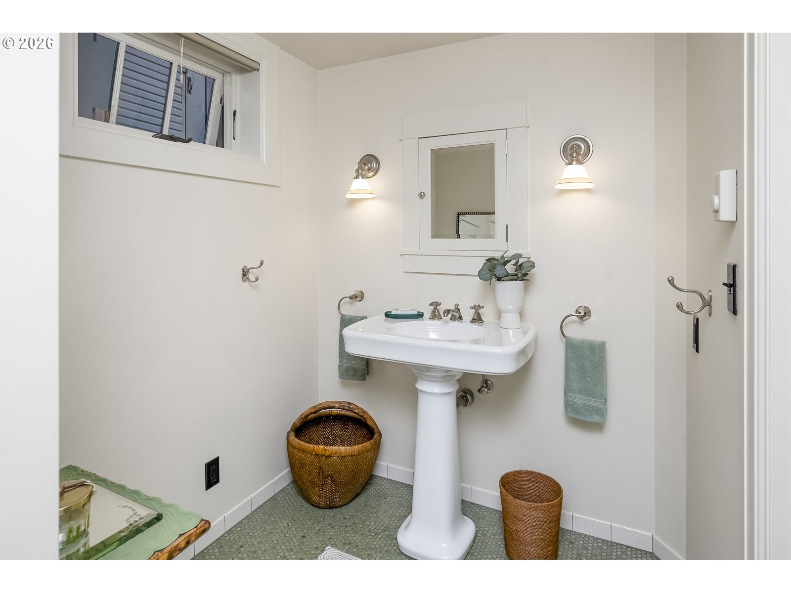 1307 Ne Hancock St Property Photo 40