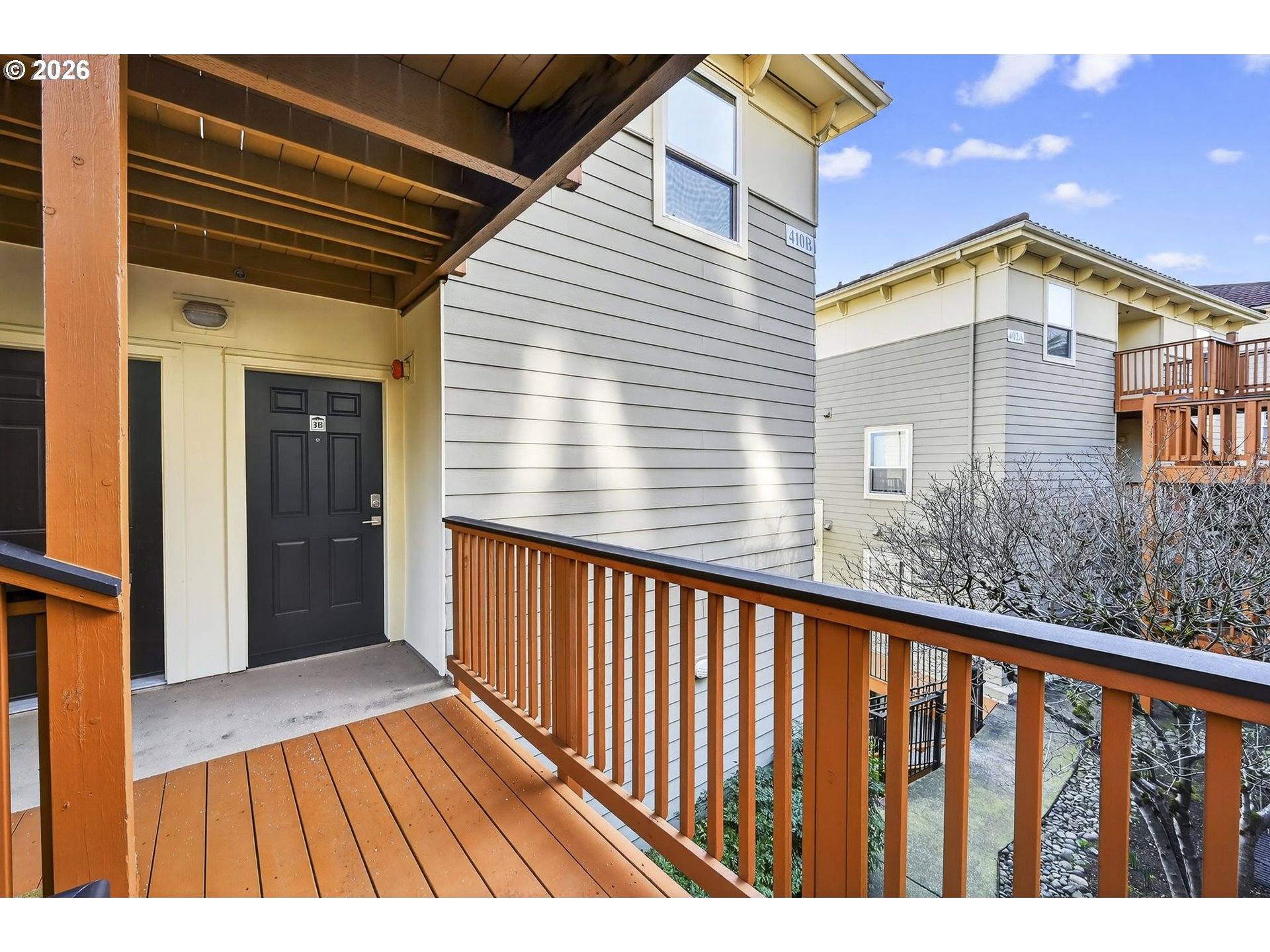 410 Nw Uptown Ter 3-b Property Photo 3