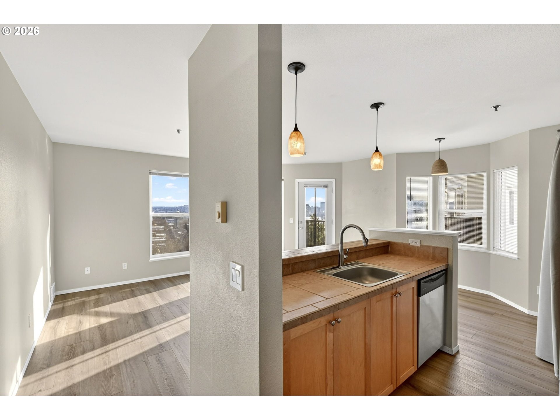 410 Nw Uptown Ter 3-b Property Photo 6