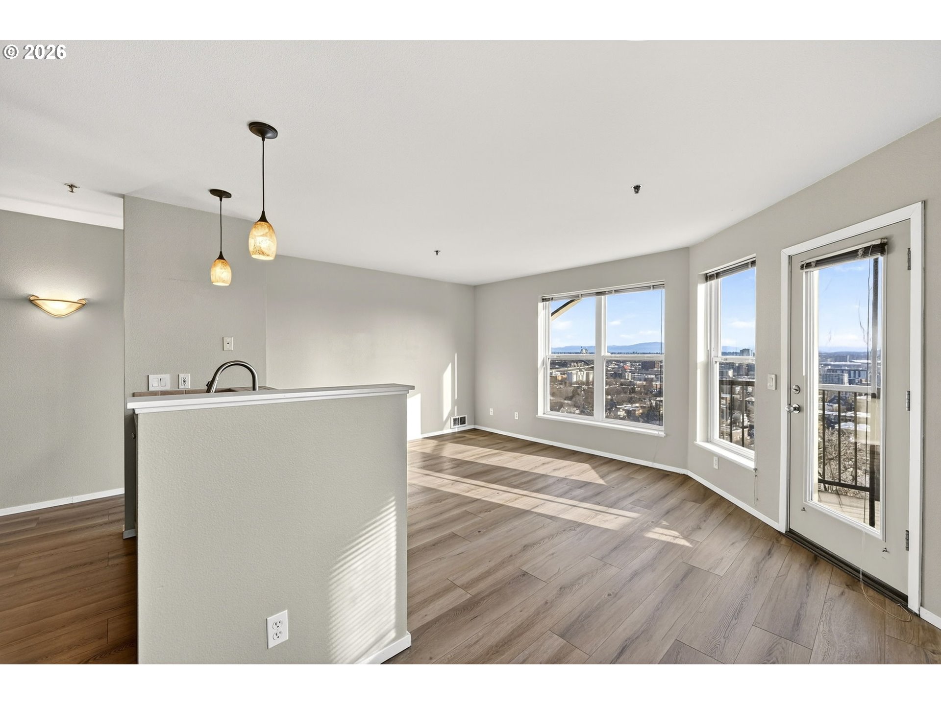 410 Nw Uptown Ter 3-b Property Photo 8