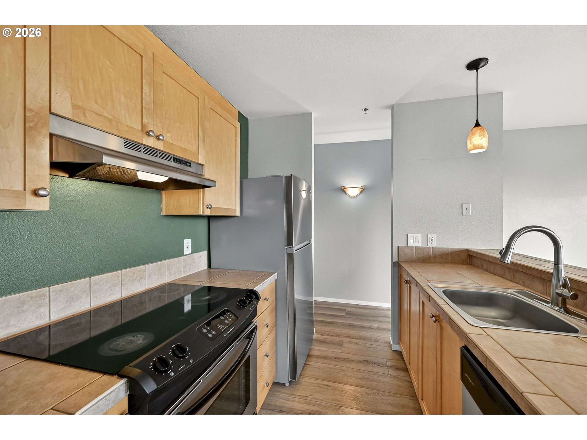 410 Nw Uptown Ter 3-b Property Photo 14