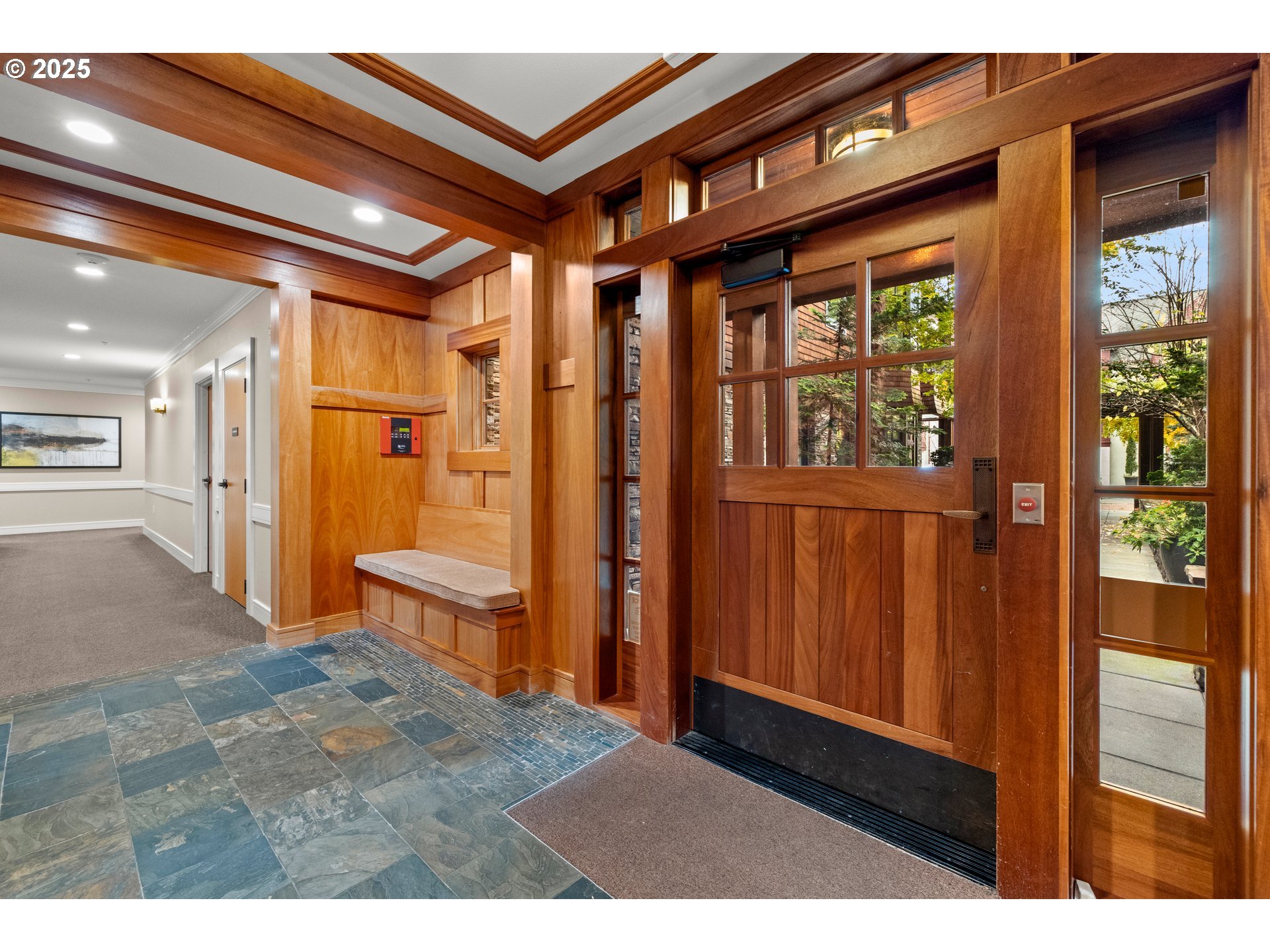 527 2nd St Property Photo 5