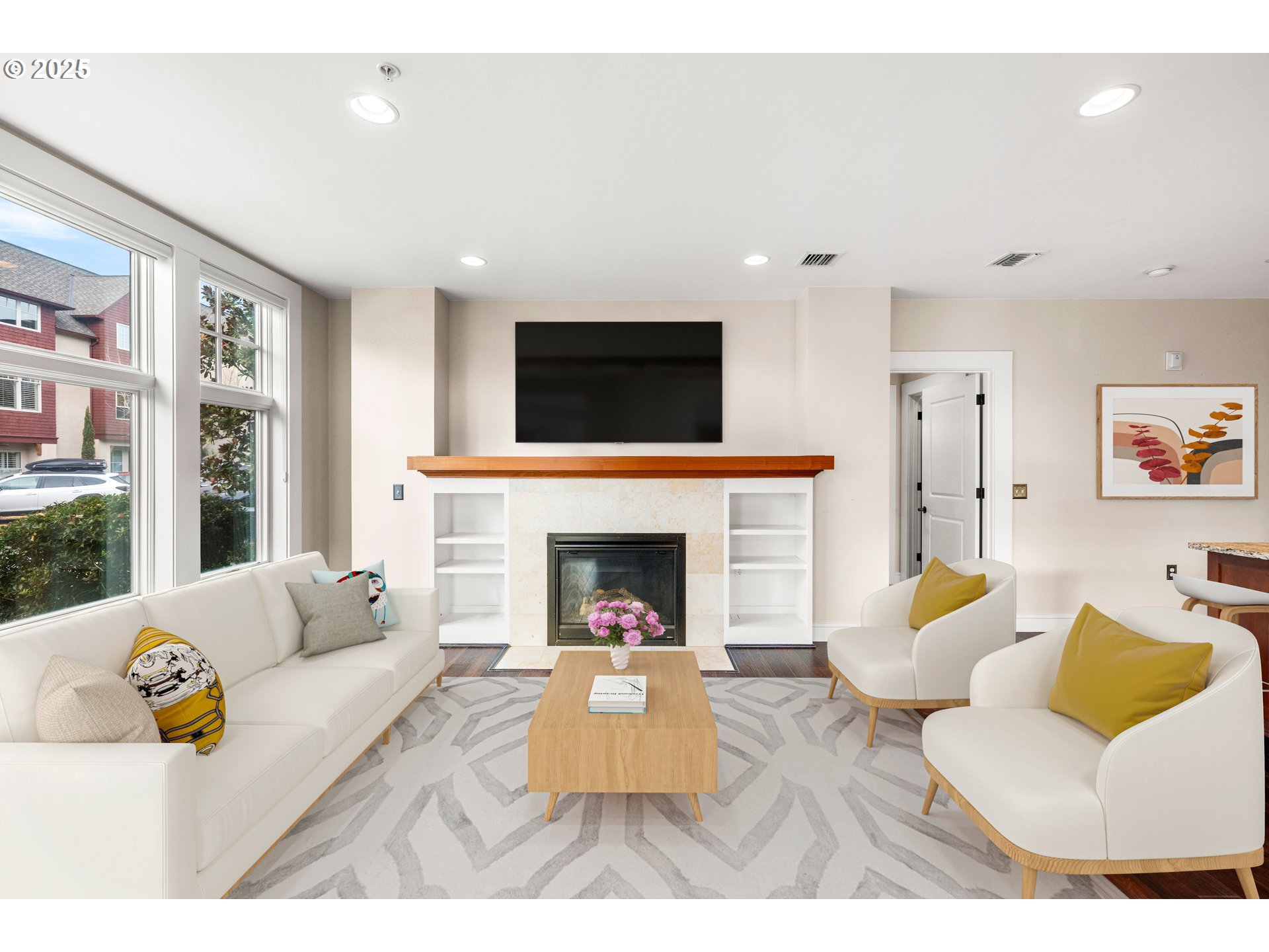 527 2nd St Property Photo 10