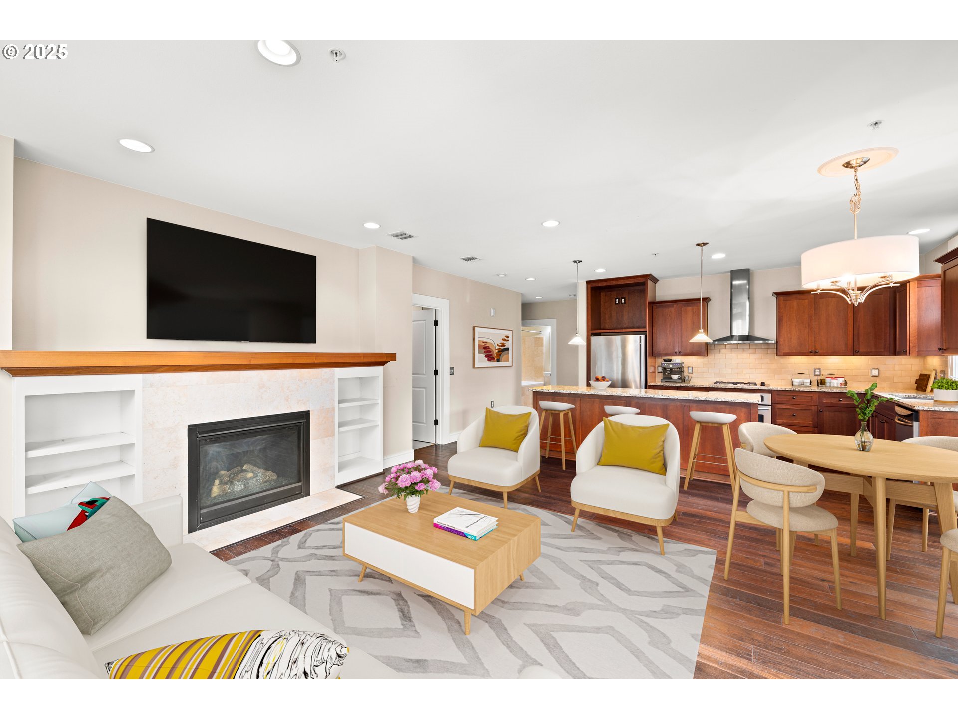 527 2nd St Property Photo 11