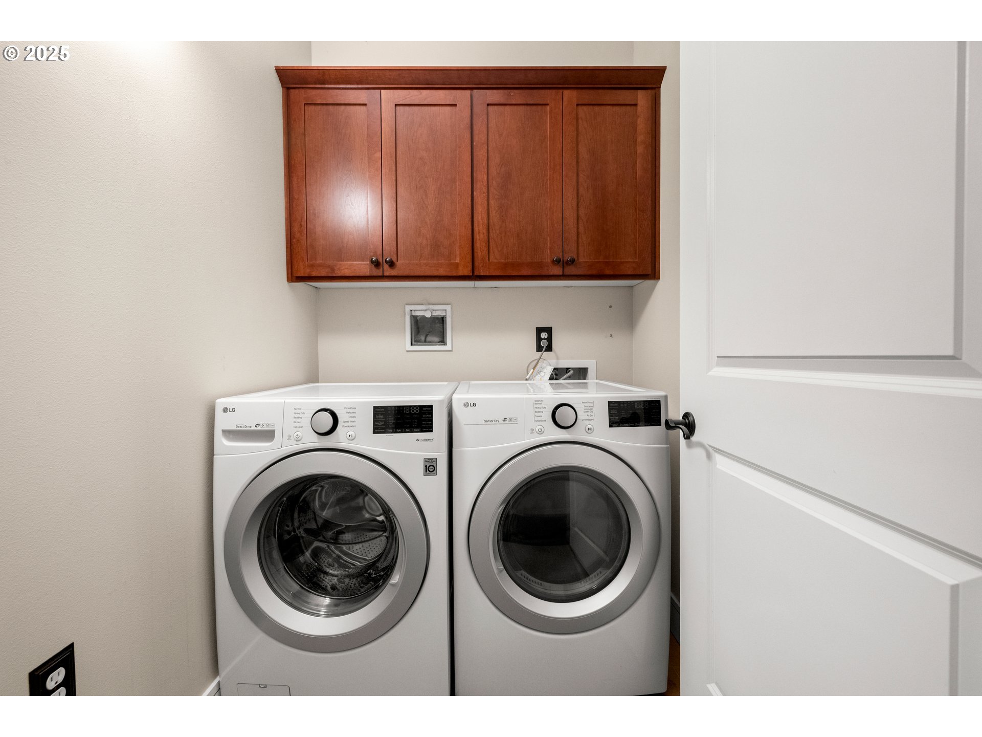 527 2nd St Property Photo 19