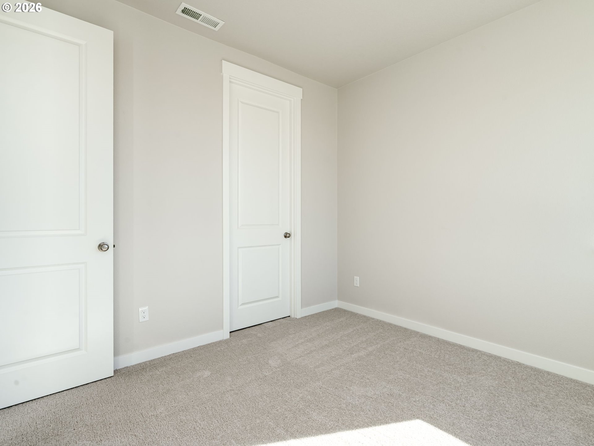 3244 Nightingale Dr Property Photo 6