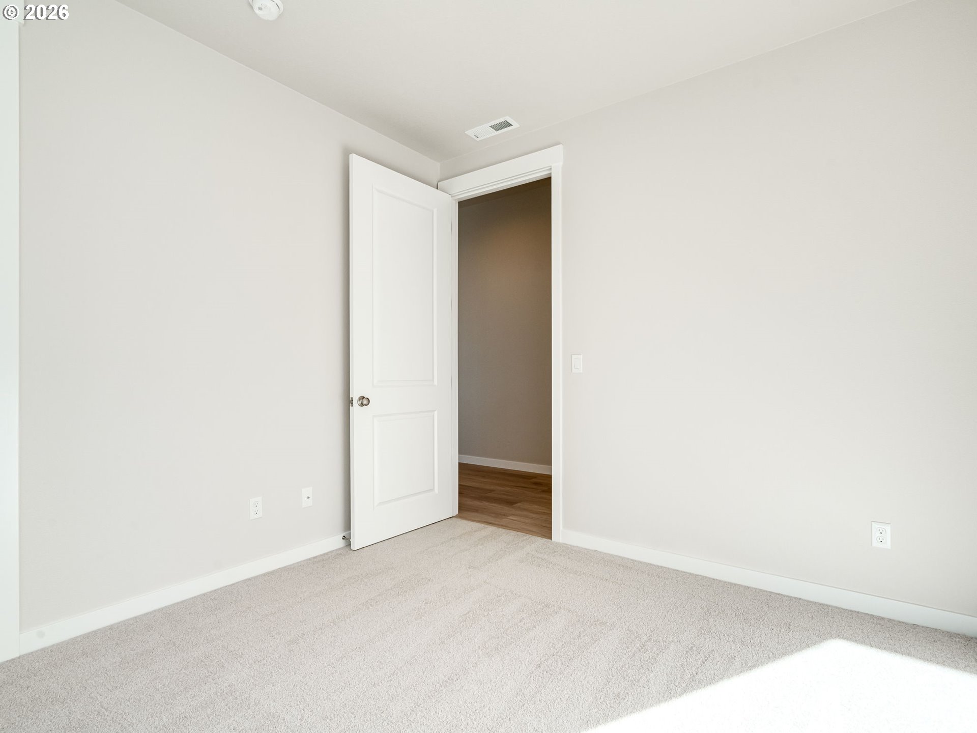 3244 Nightingale Dr Property Photo 9