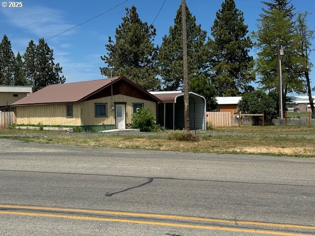 970 2nd St Property Photo 1