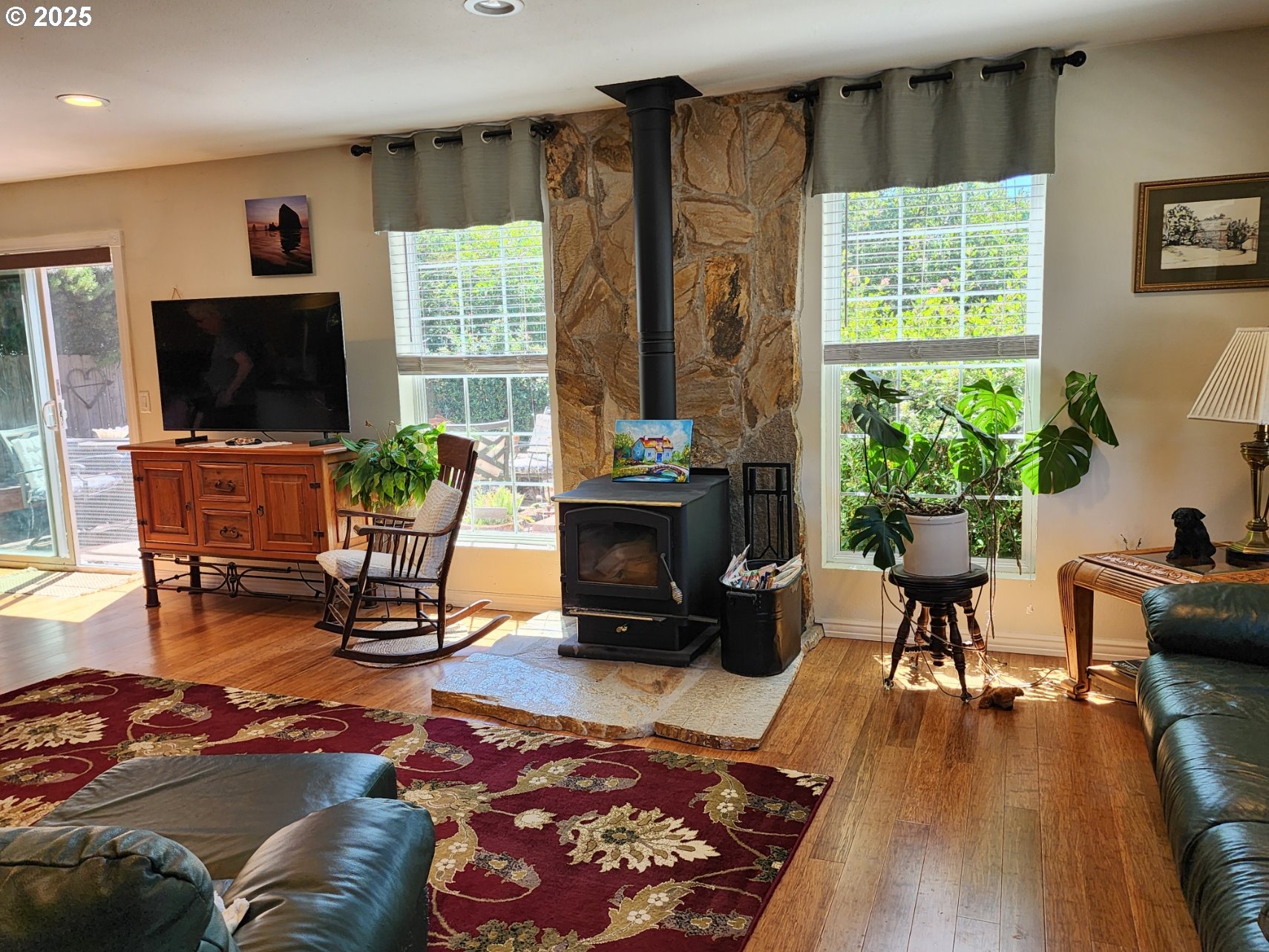 1126 Washington St Property Photo 5